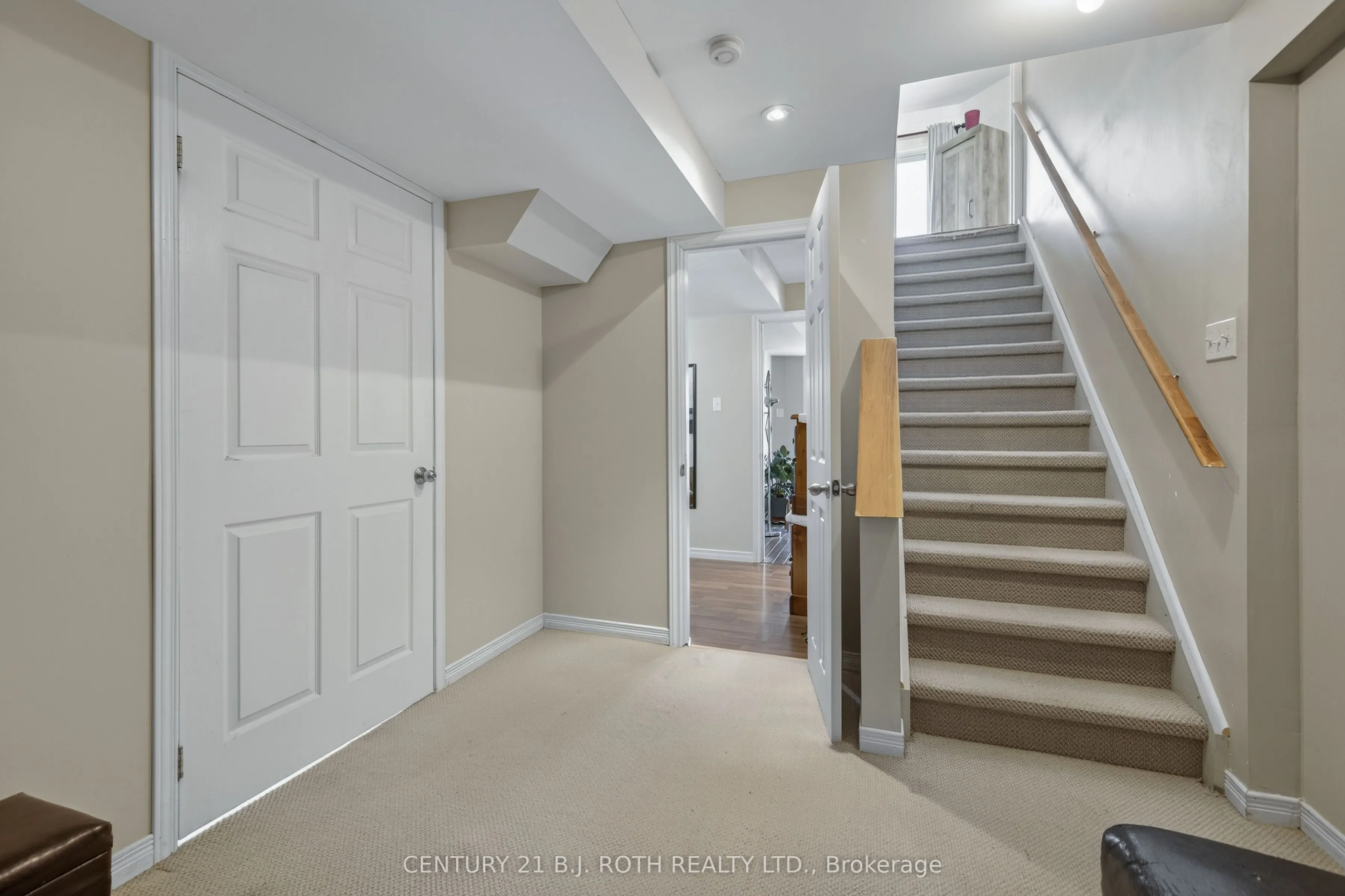 7 Round Leaf Court