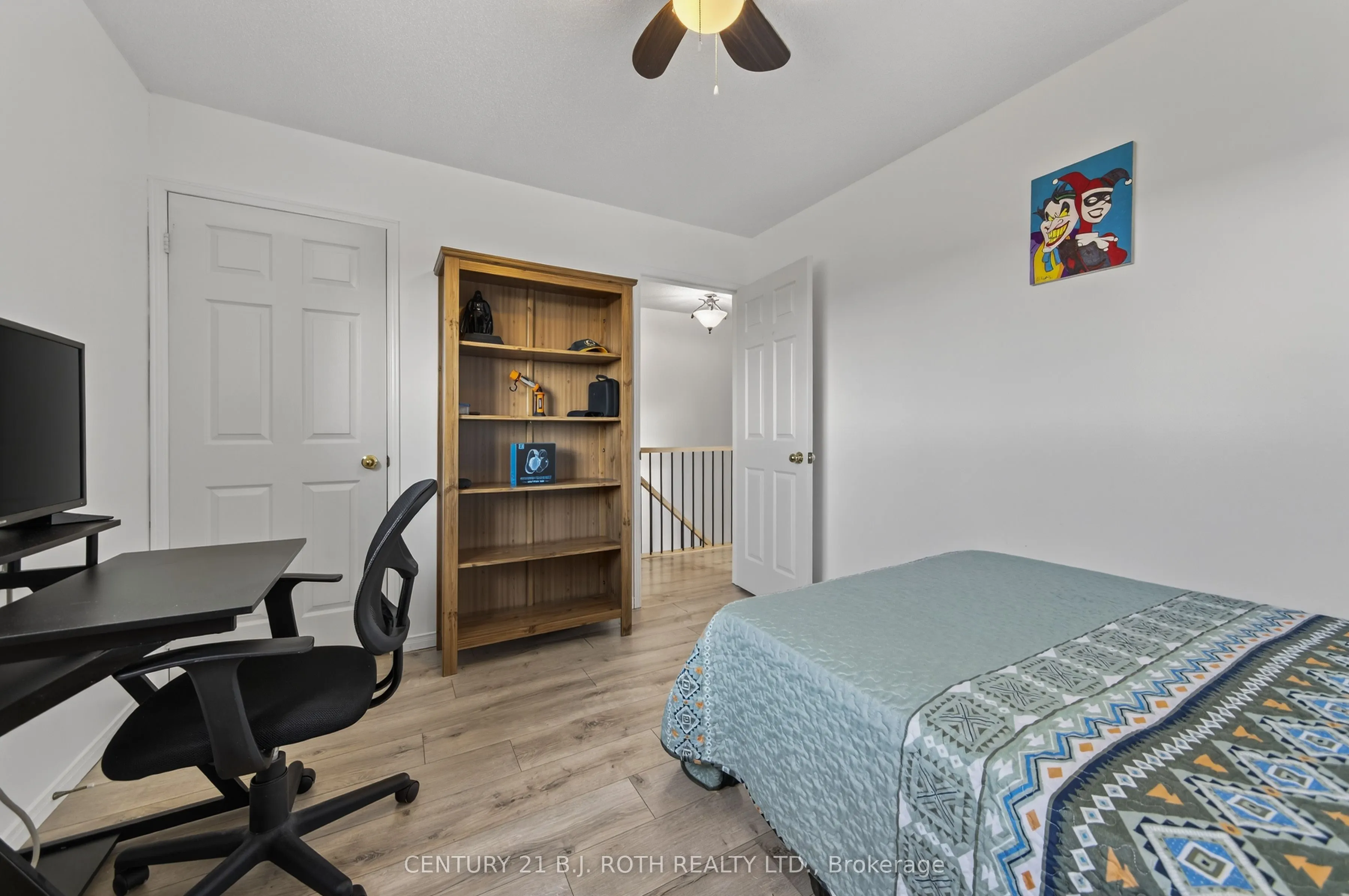 7 Round Leaf Court