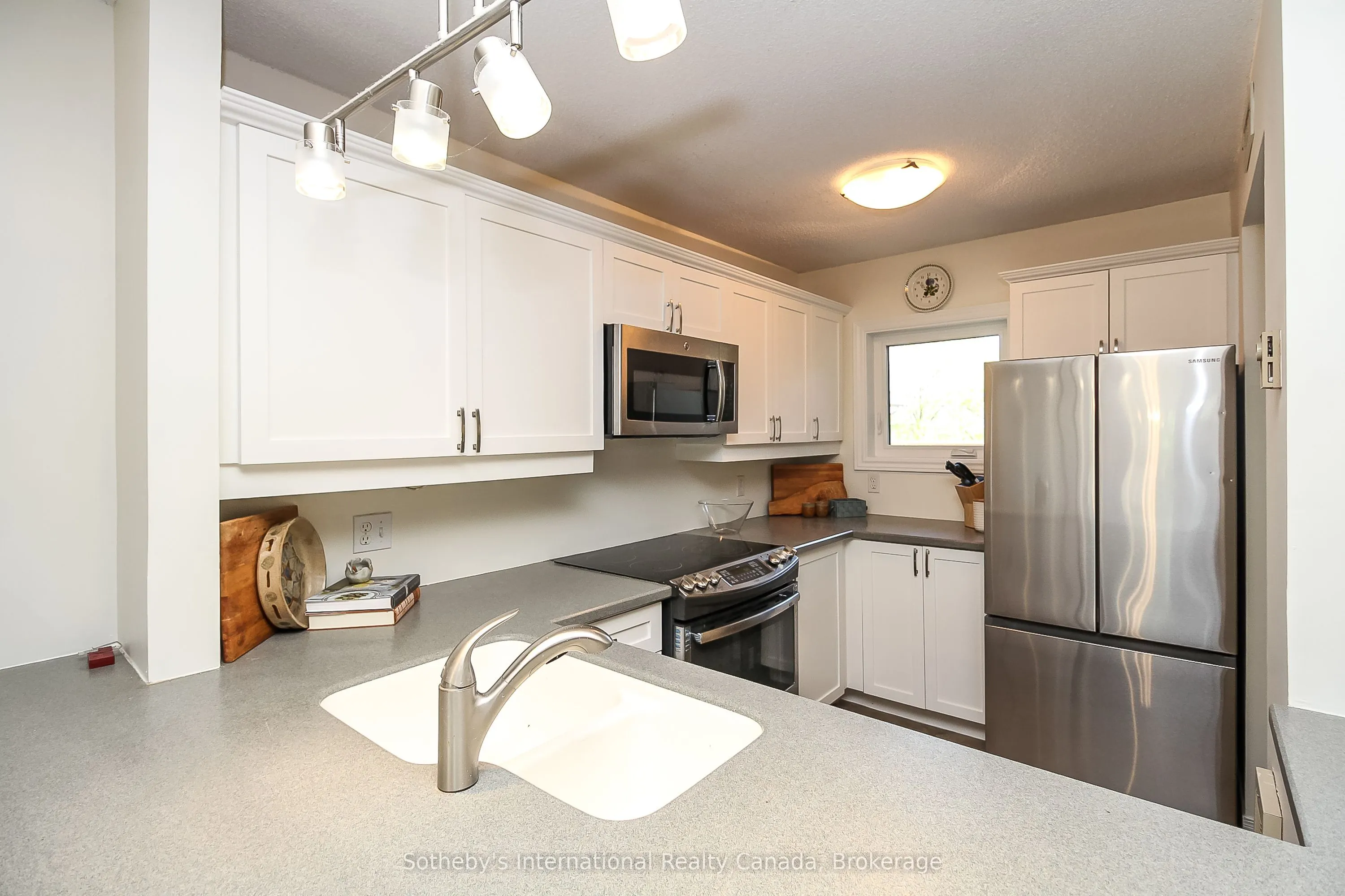 771 Johnston Park Avenue, #3