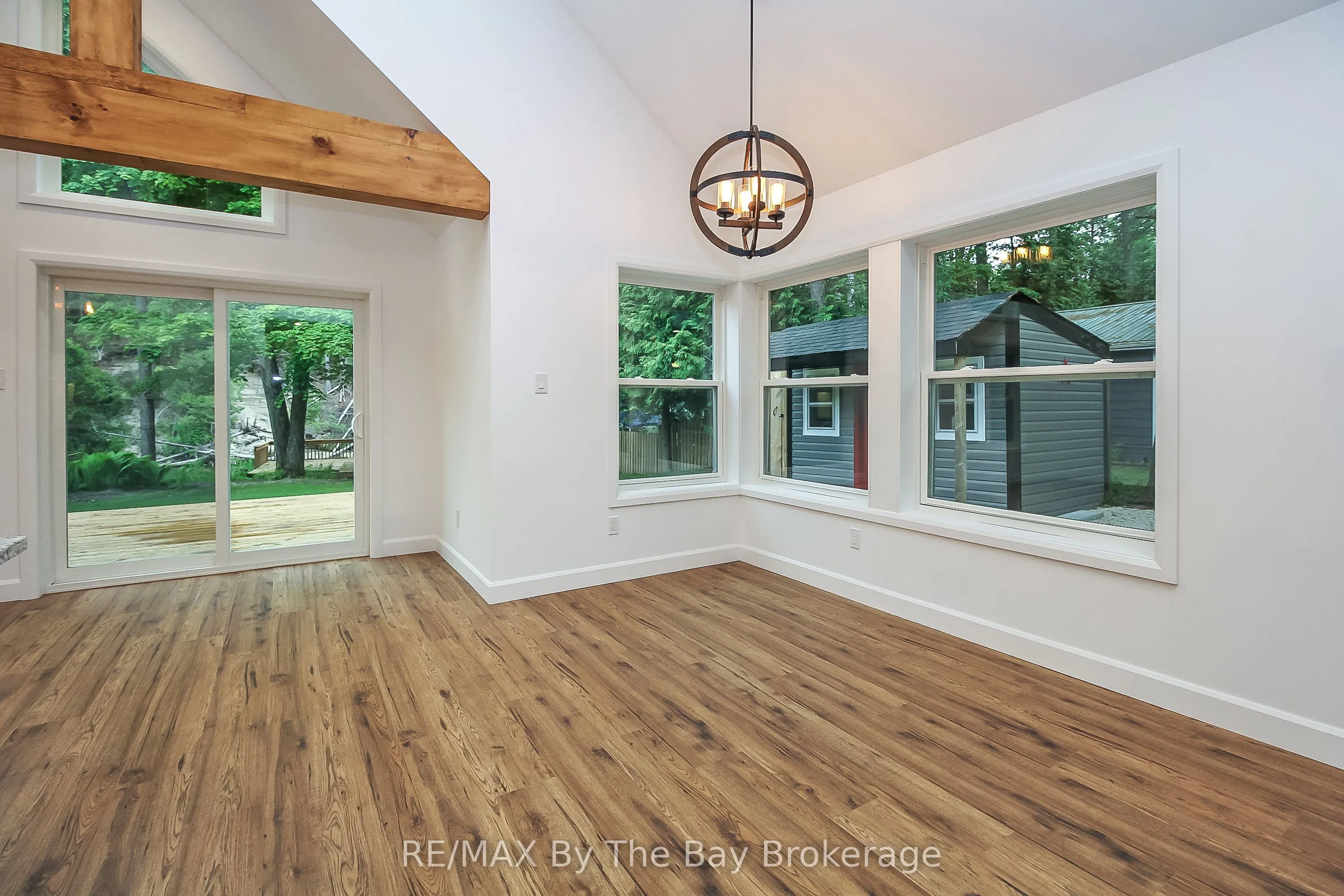 181 KNOX Road E