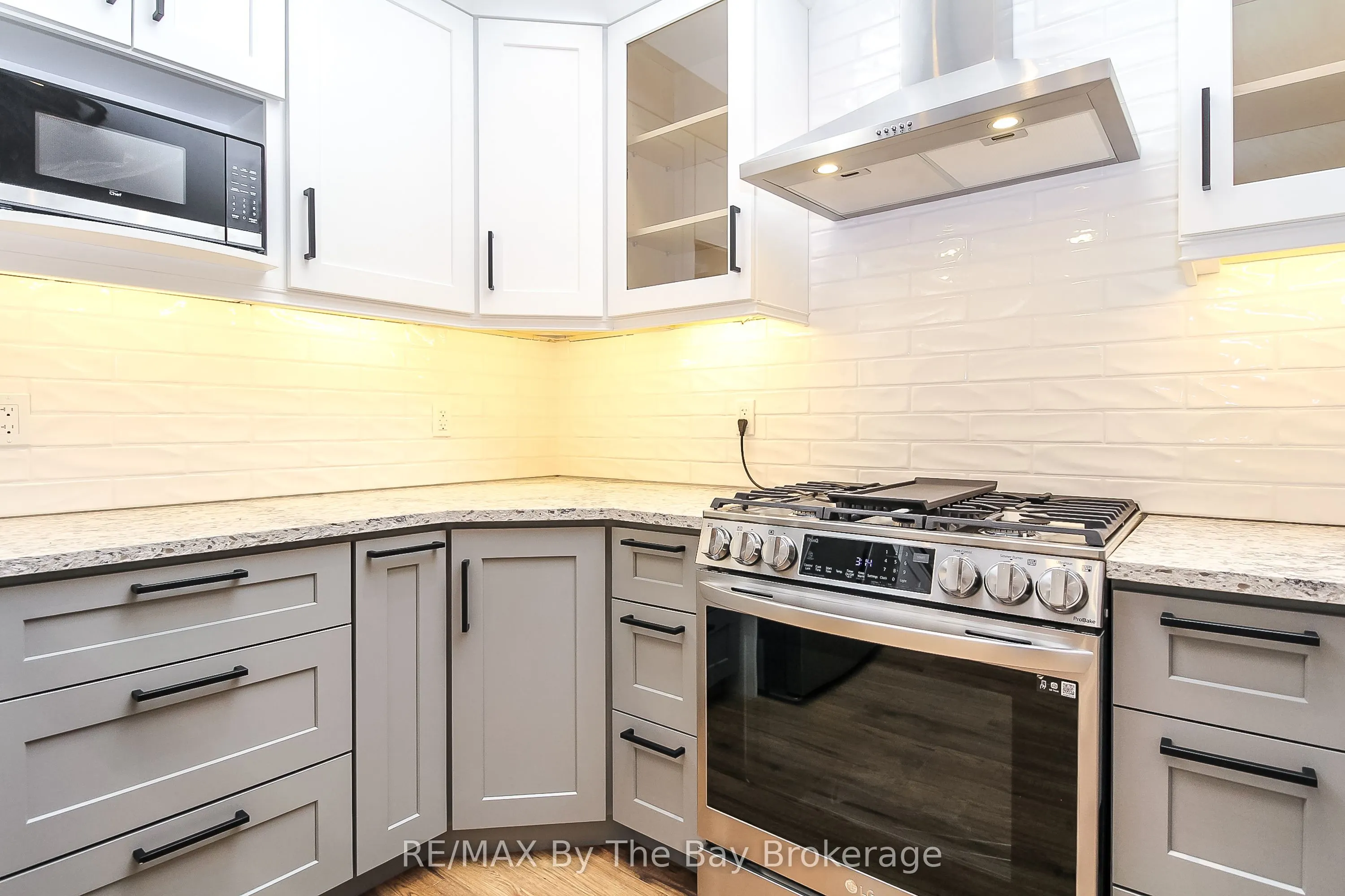 181 KNOX Road E