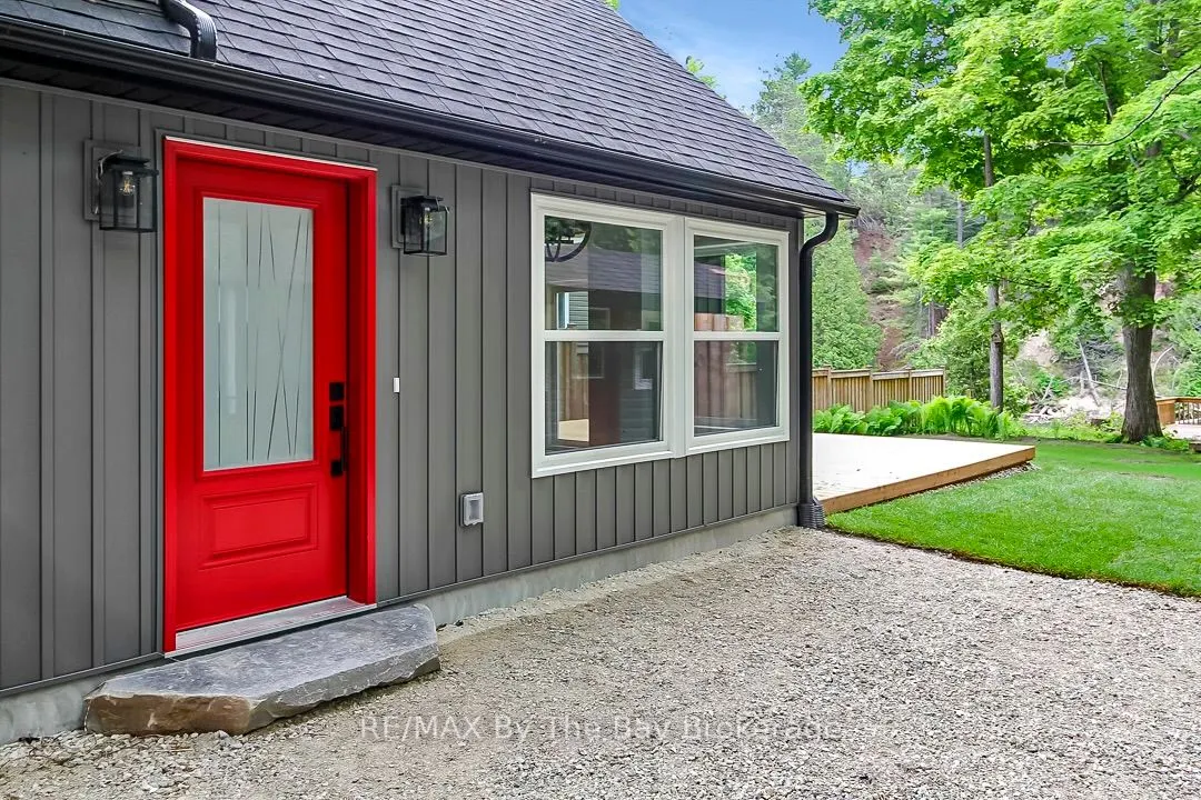 181 KNOX Road E