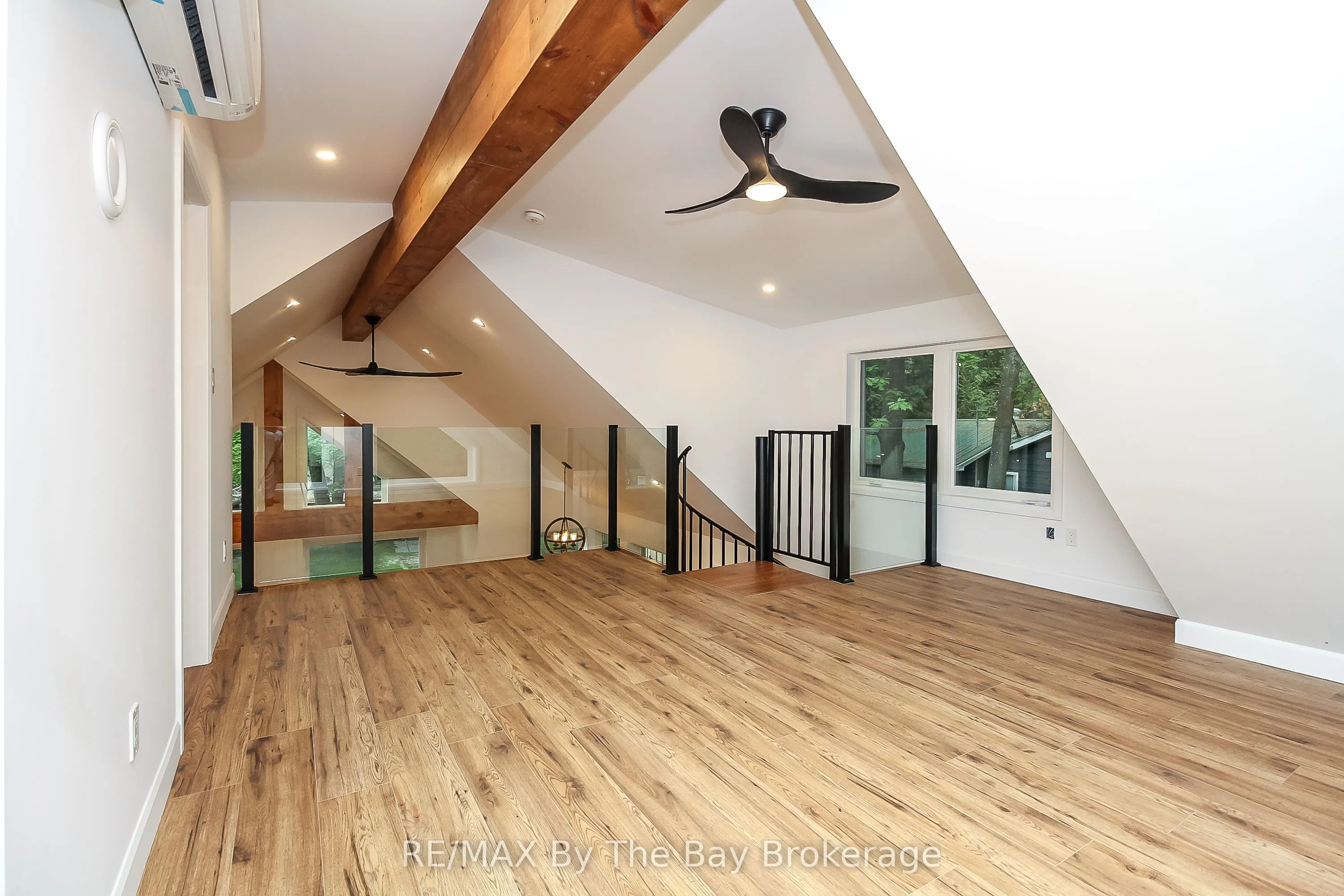 181 KNOX Road E