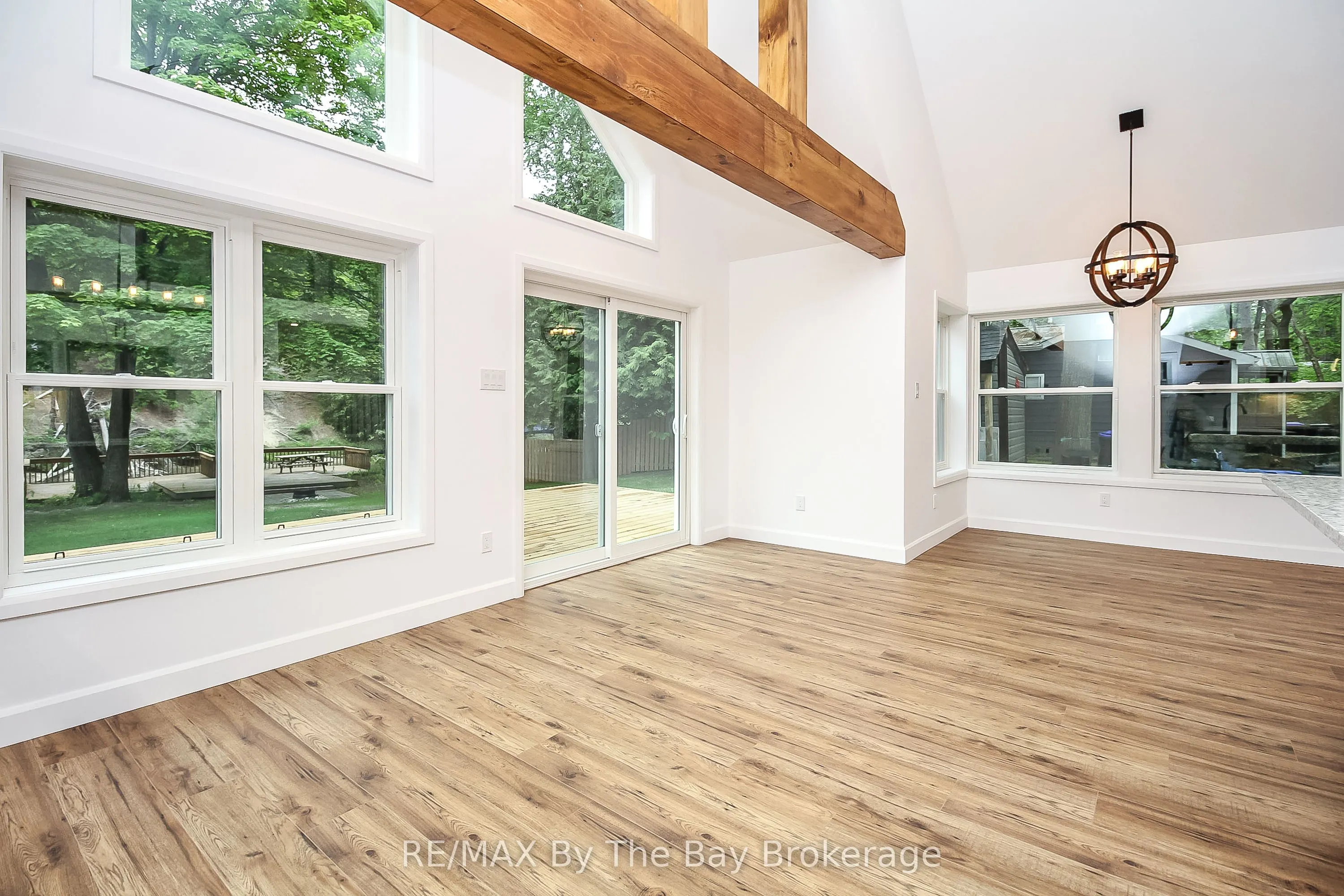181 KNOX Road E