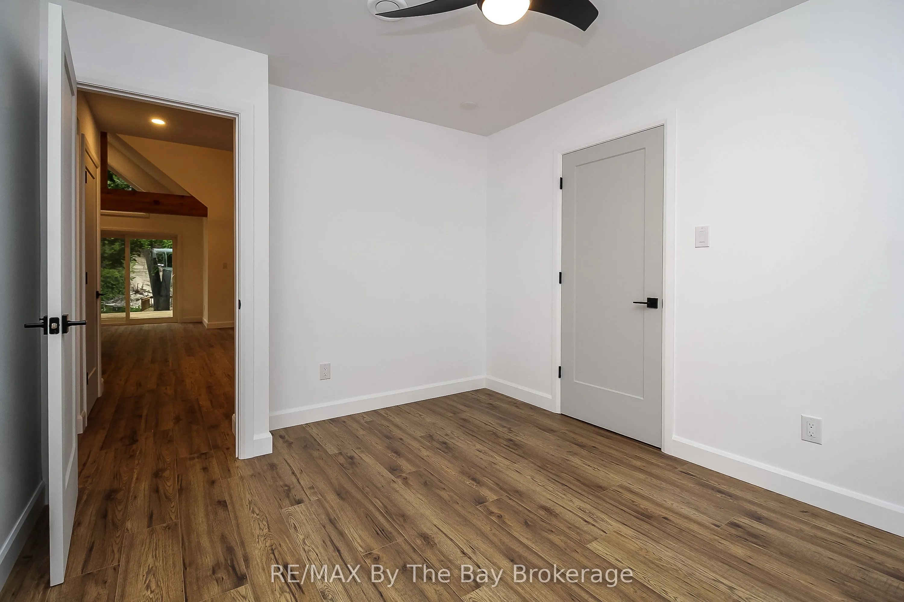 181 KNOX Road E