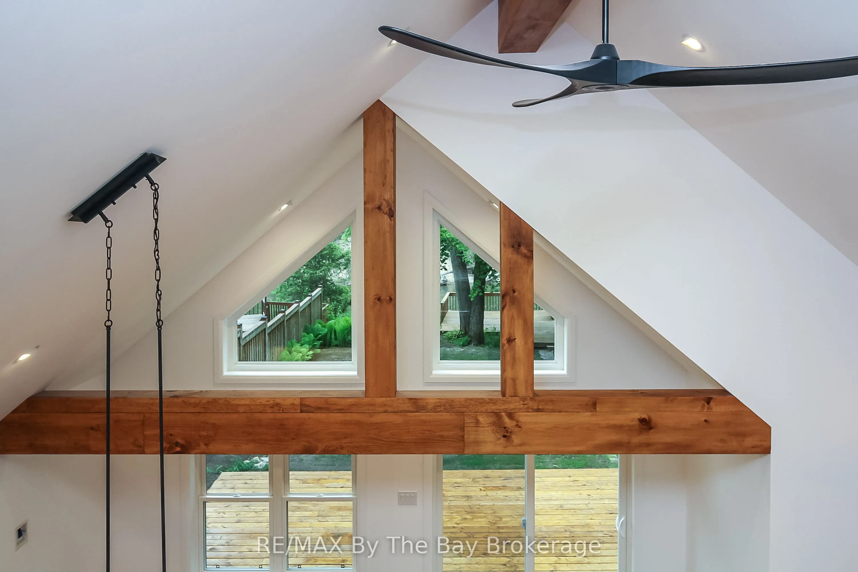 181 KNOX Road E