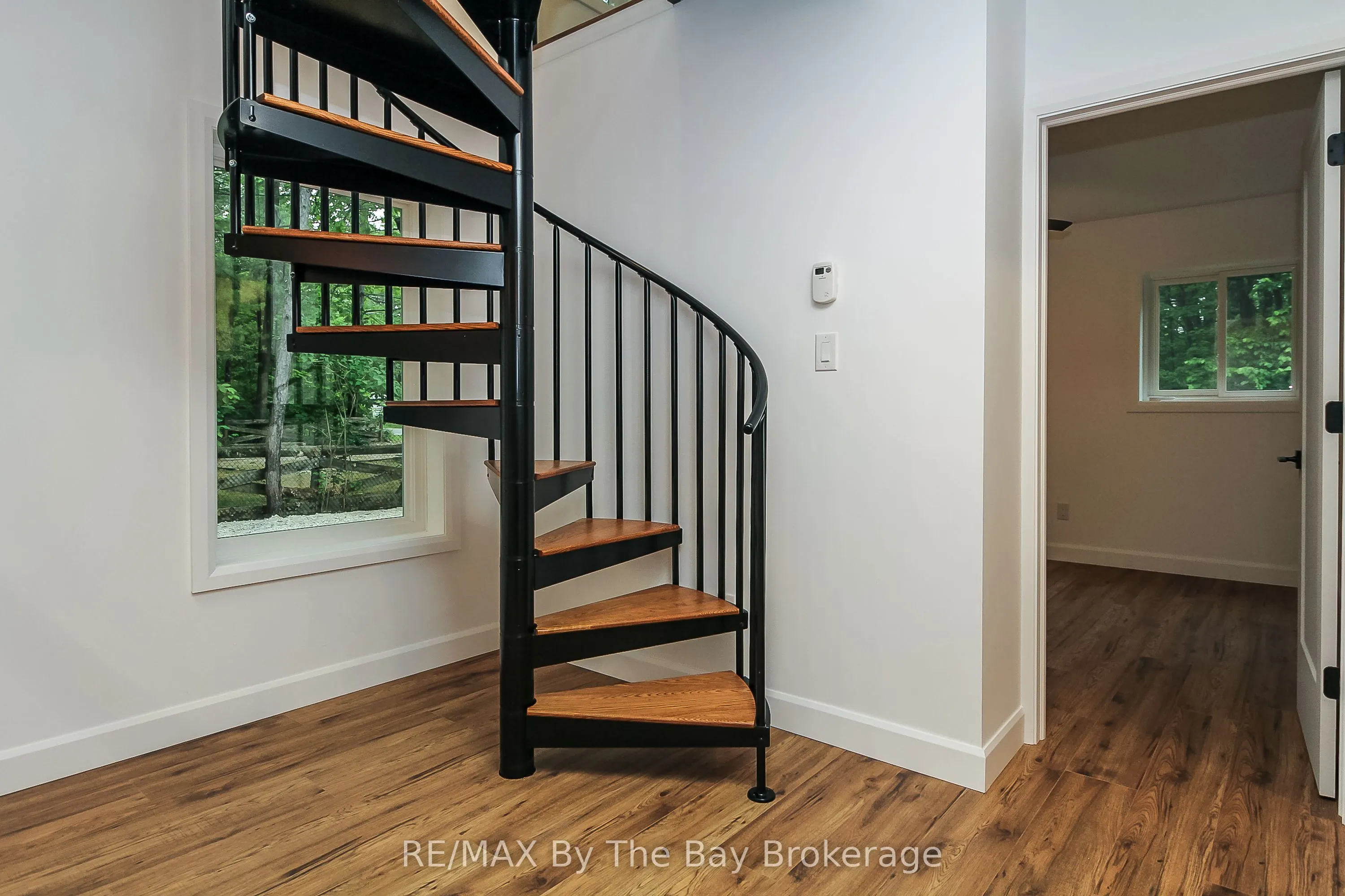 181 KNOX Road E