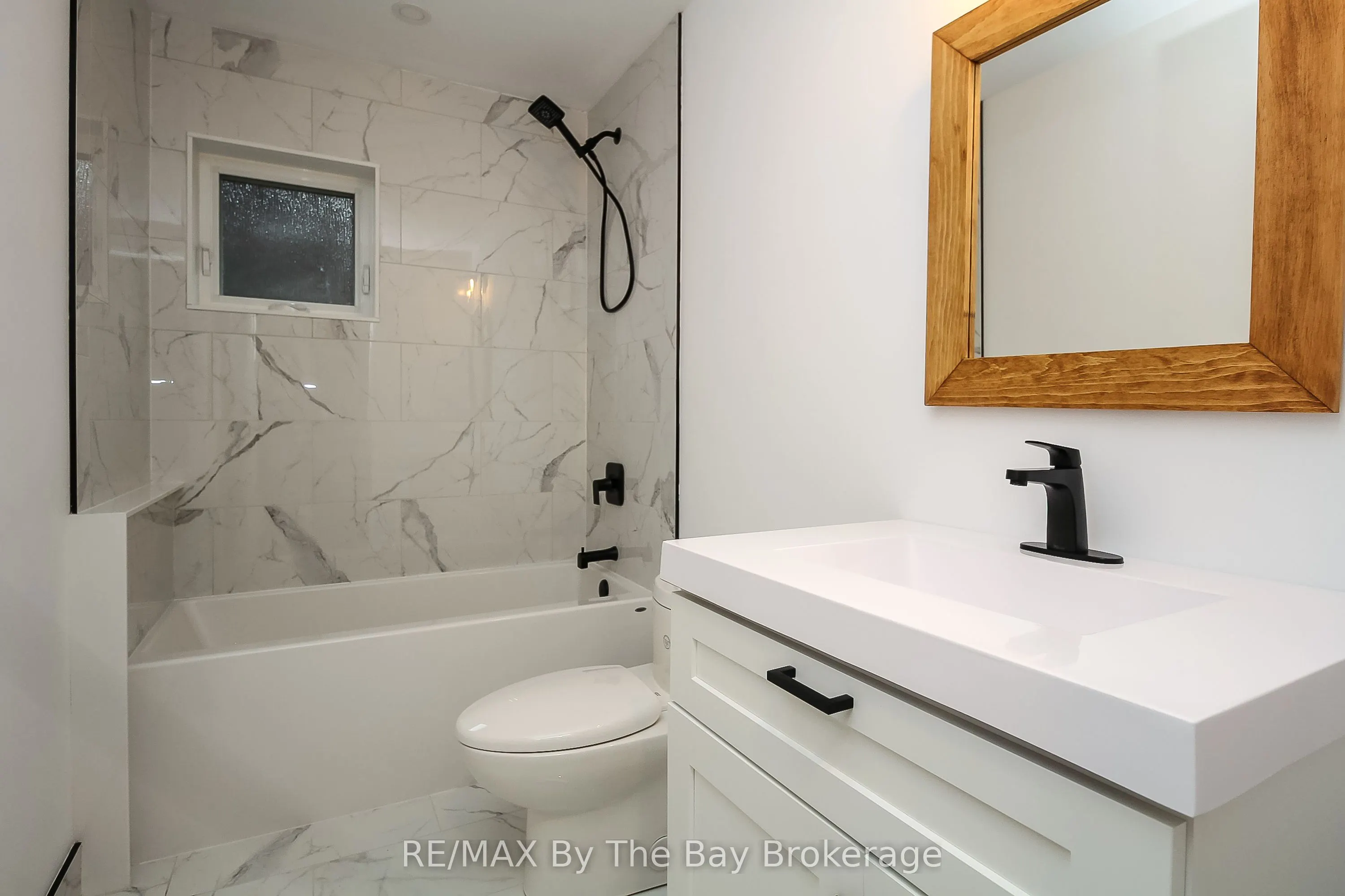 181 KNOX Road E