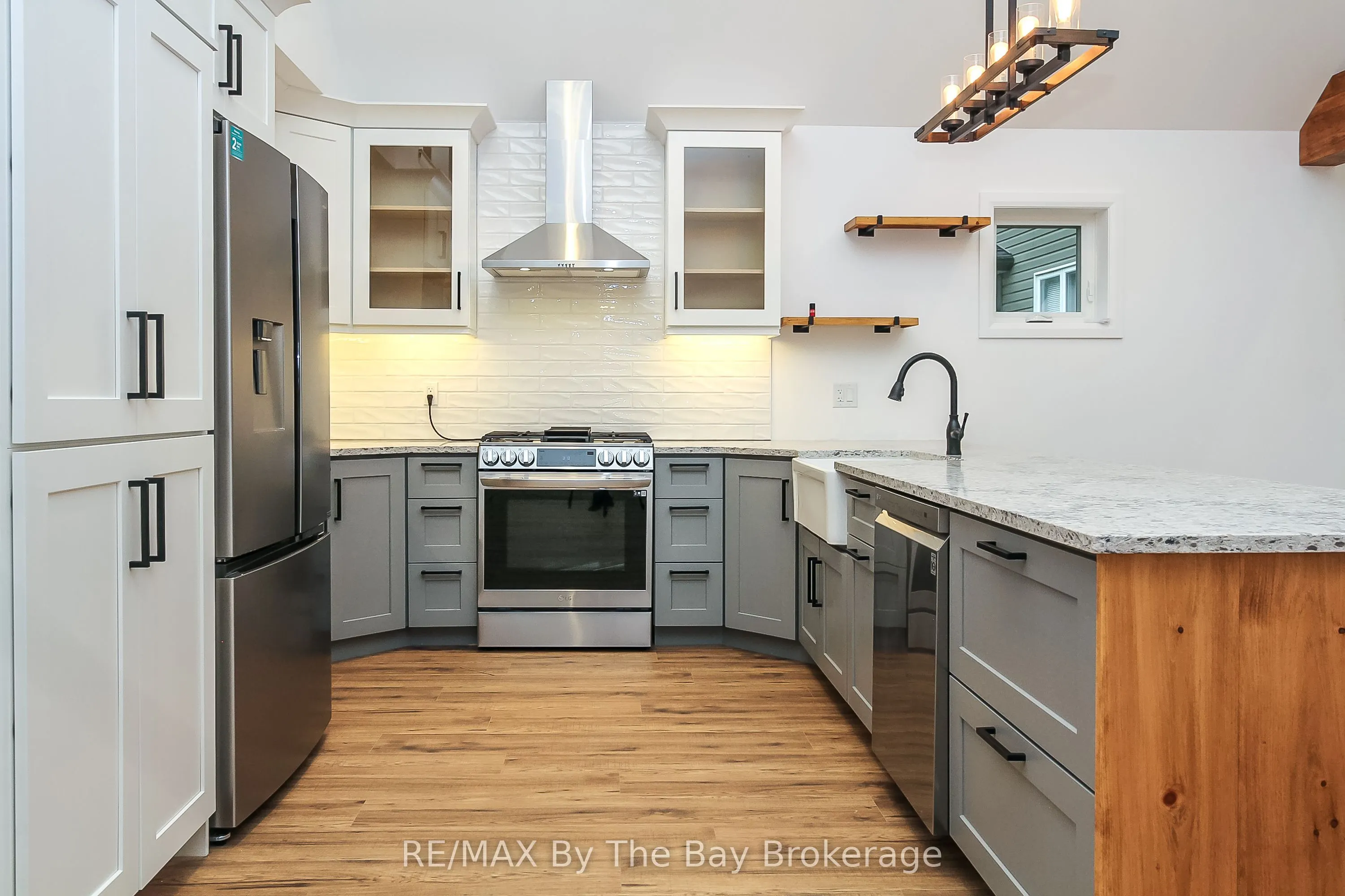 181 KNOX Road E