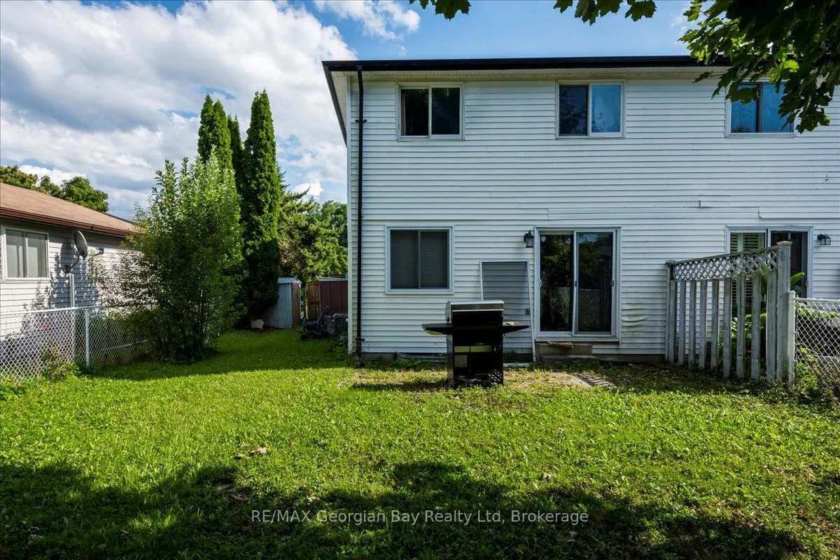 340 Rose Crescent