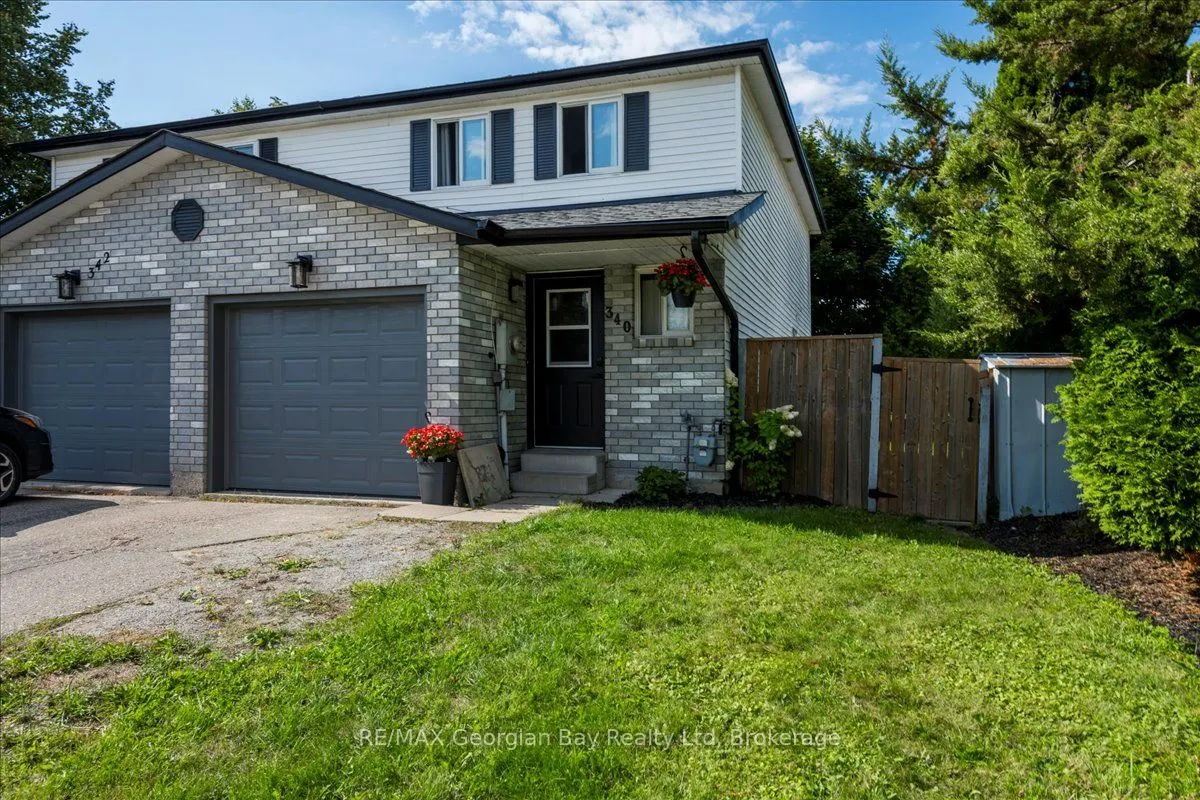340 Rose Crescent