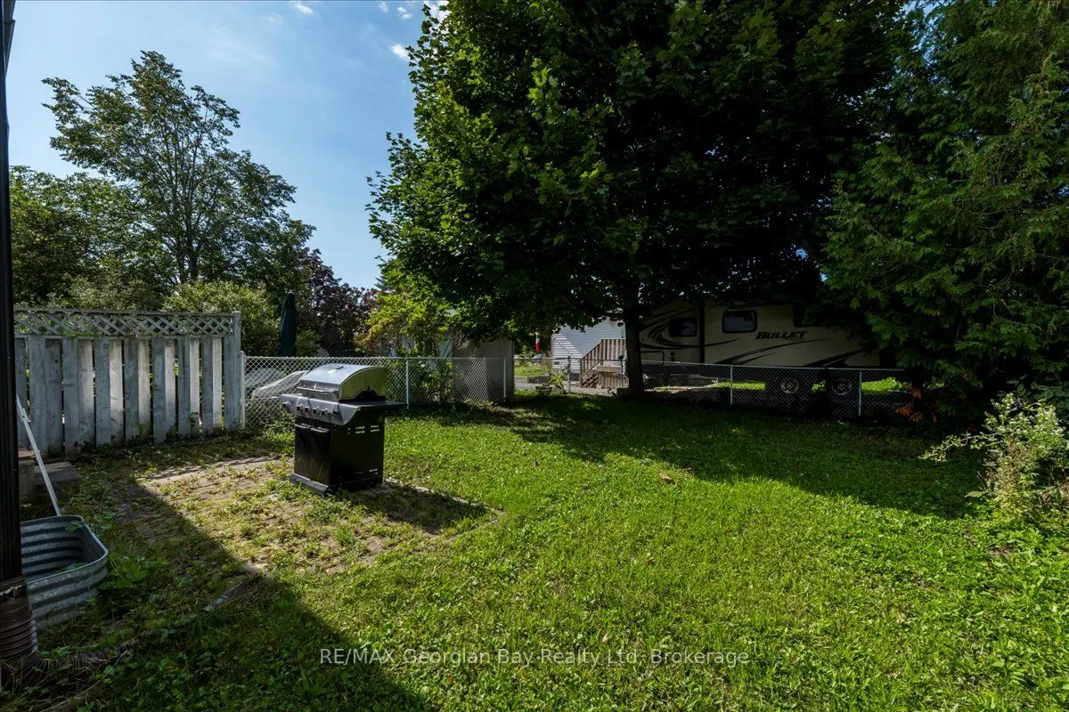 340 Rose Crescent