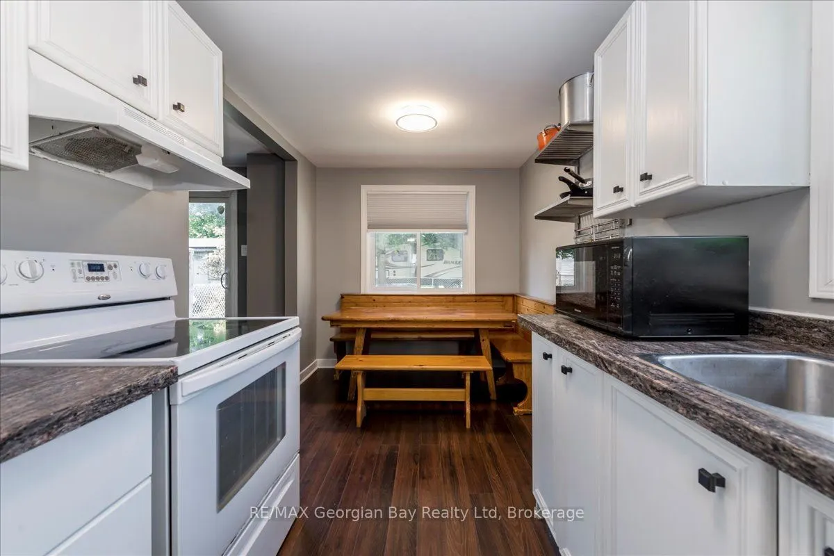 340 Rose Crescent
