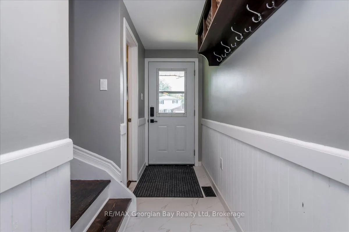 340 Rose Crescent