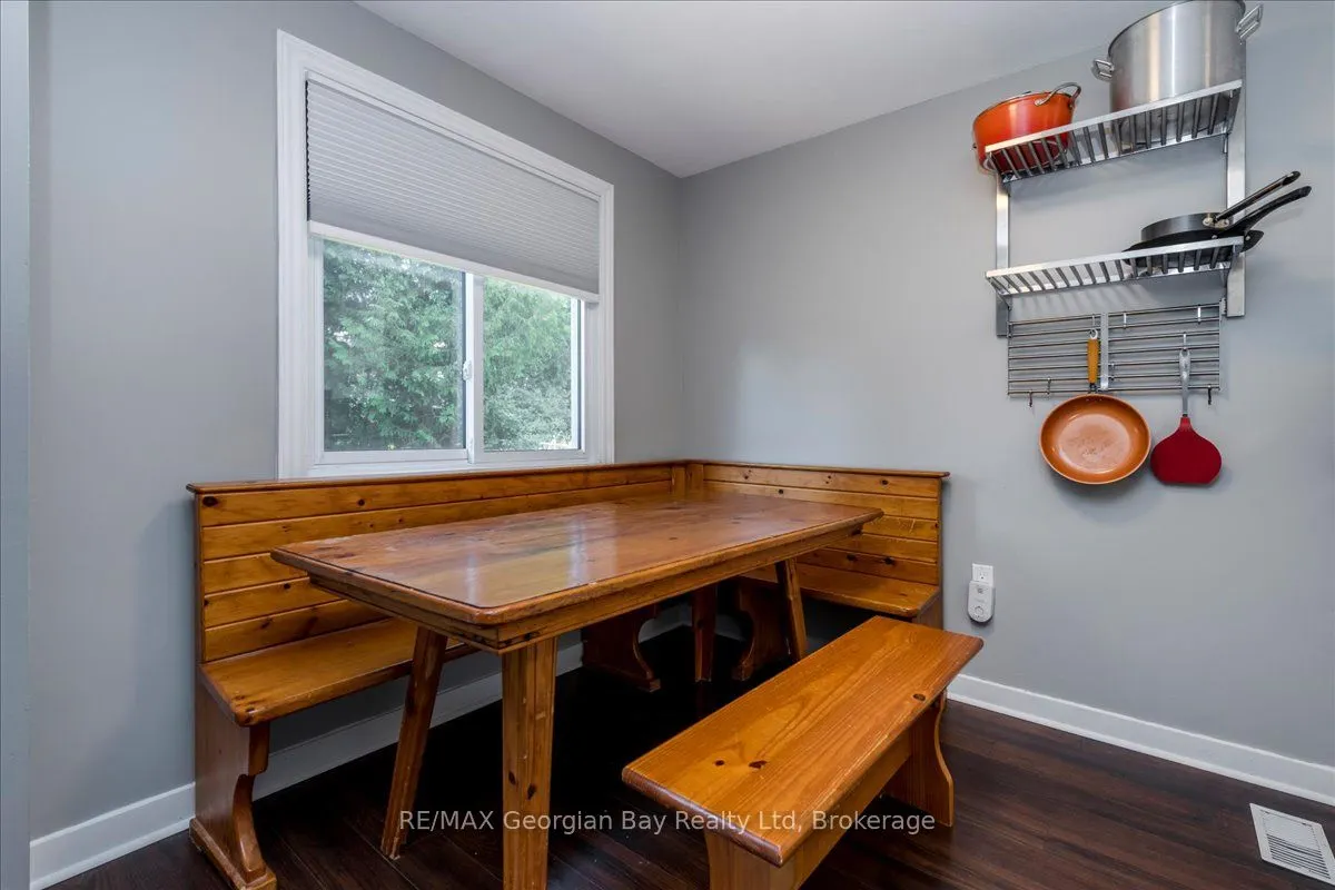 340 Rose Crescent