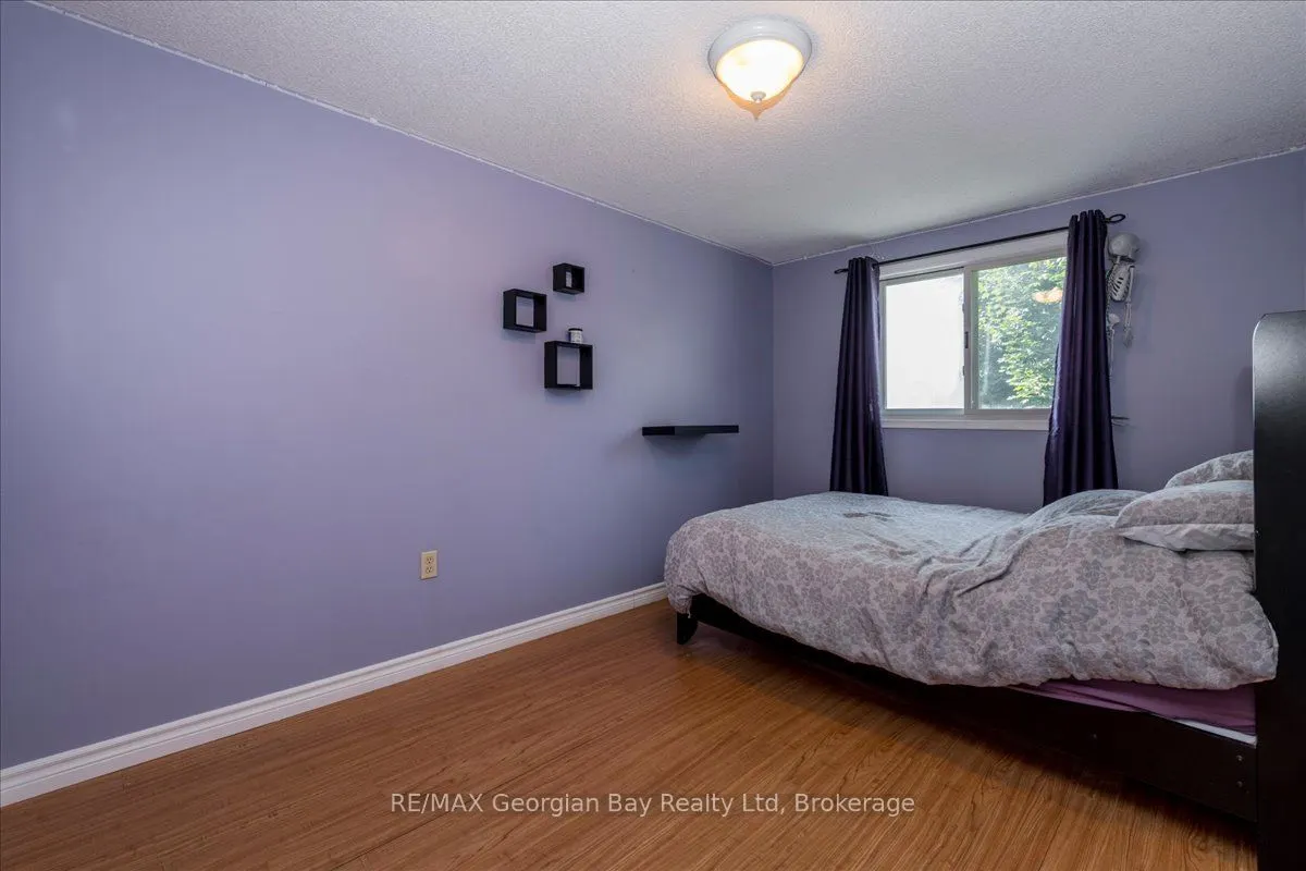 340 Rose Crescent