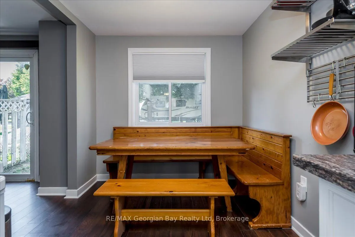340 Rose Crescent