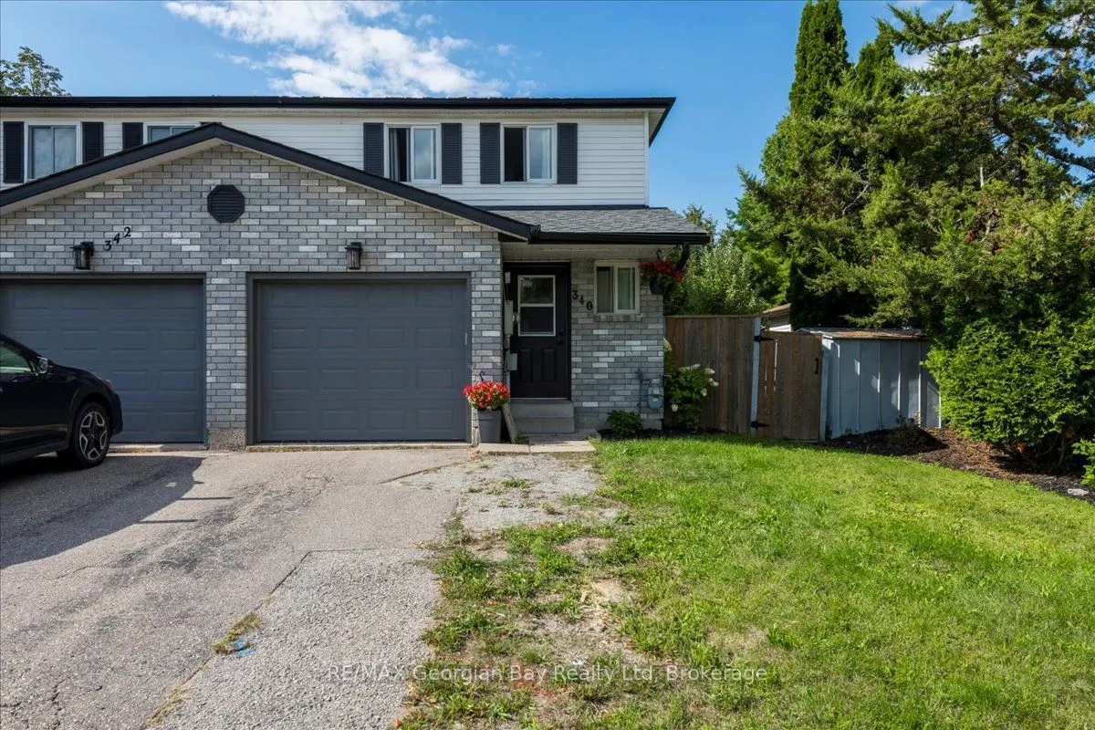340 Rose Crescent