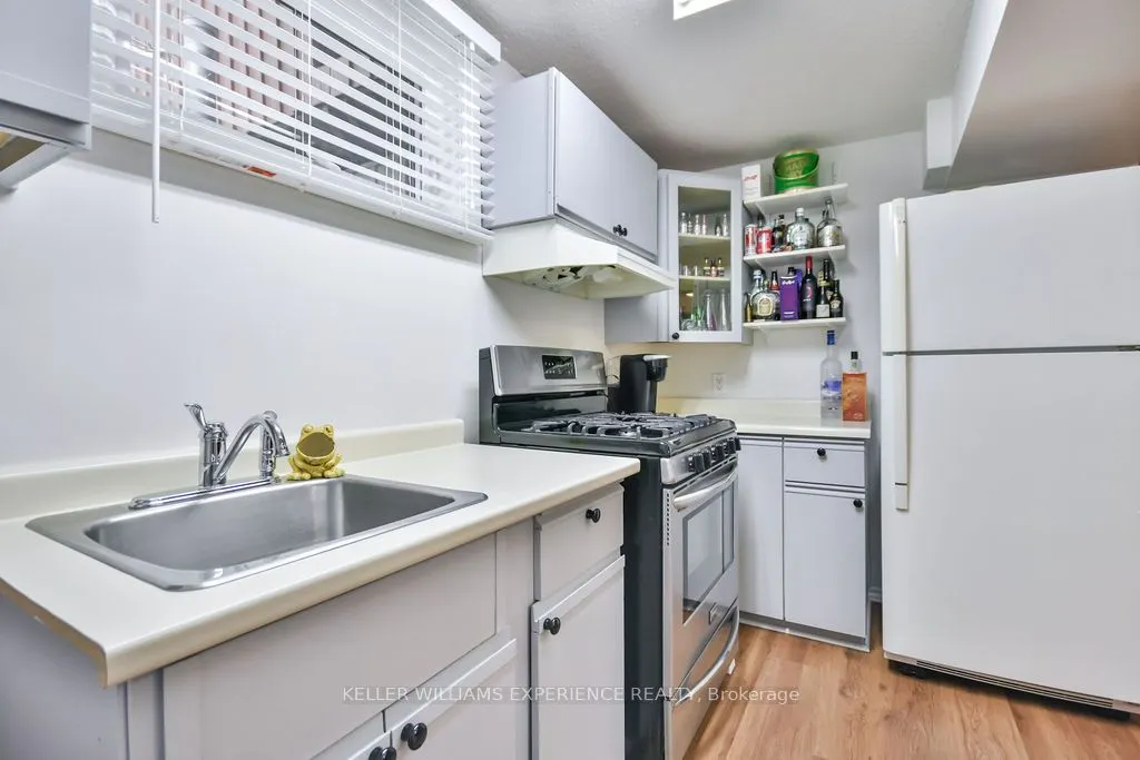 80 Cundles Road E