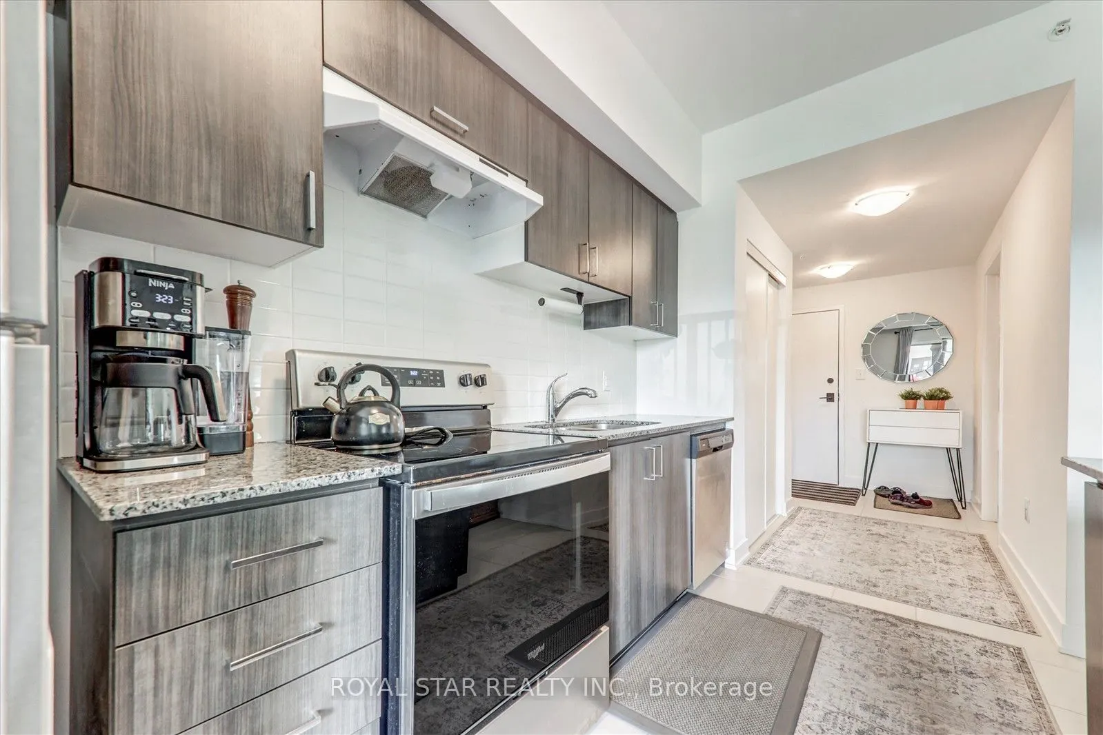 1 Chef Lane, #401