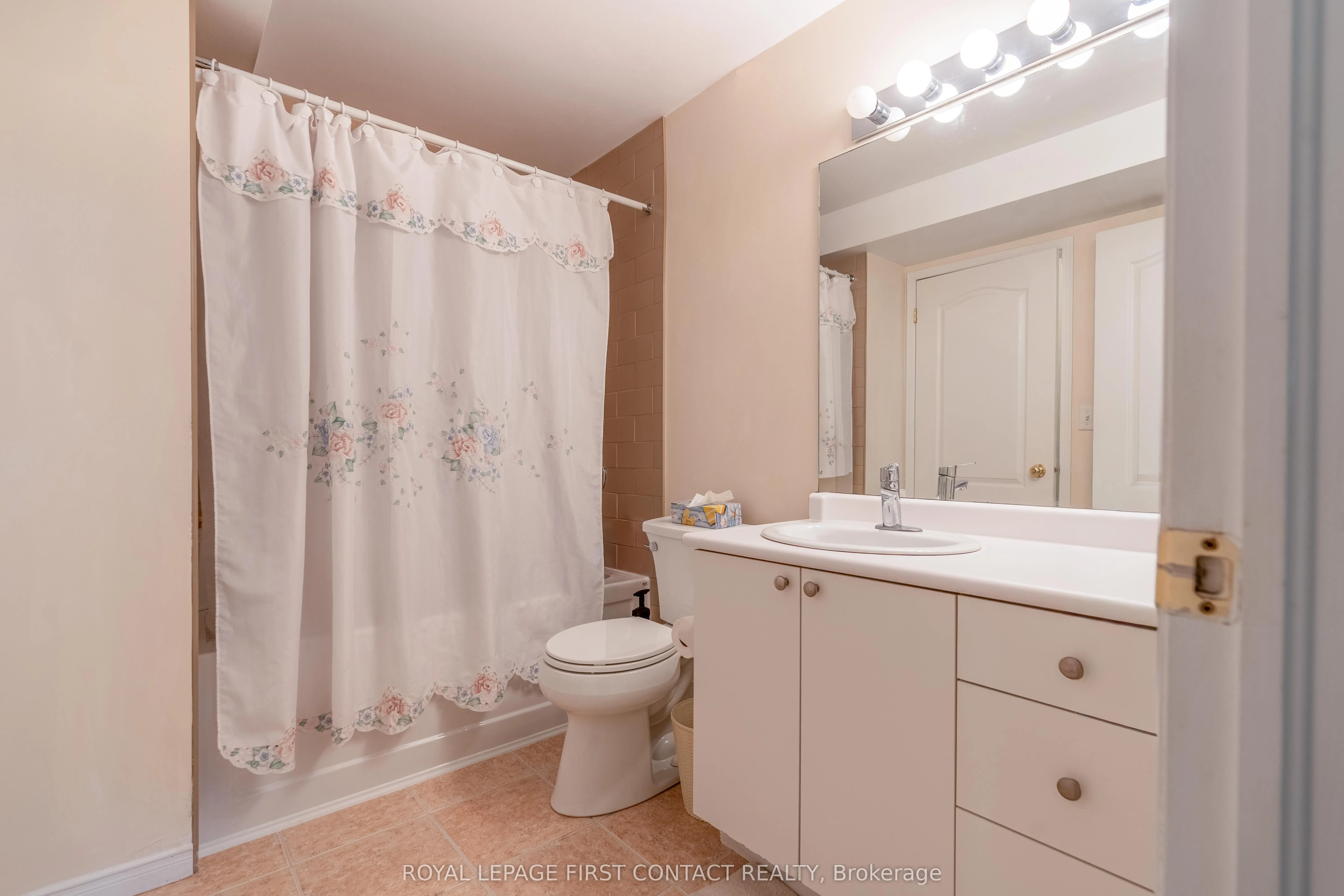 117 Edgehill Drive, #104