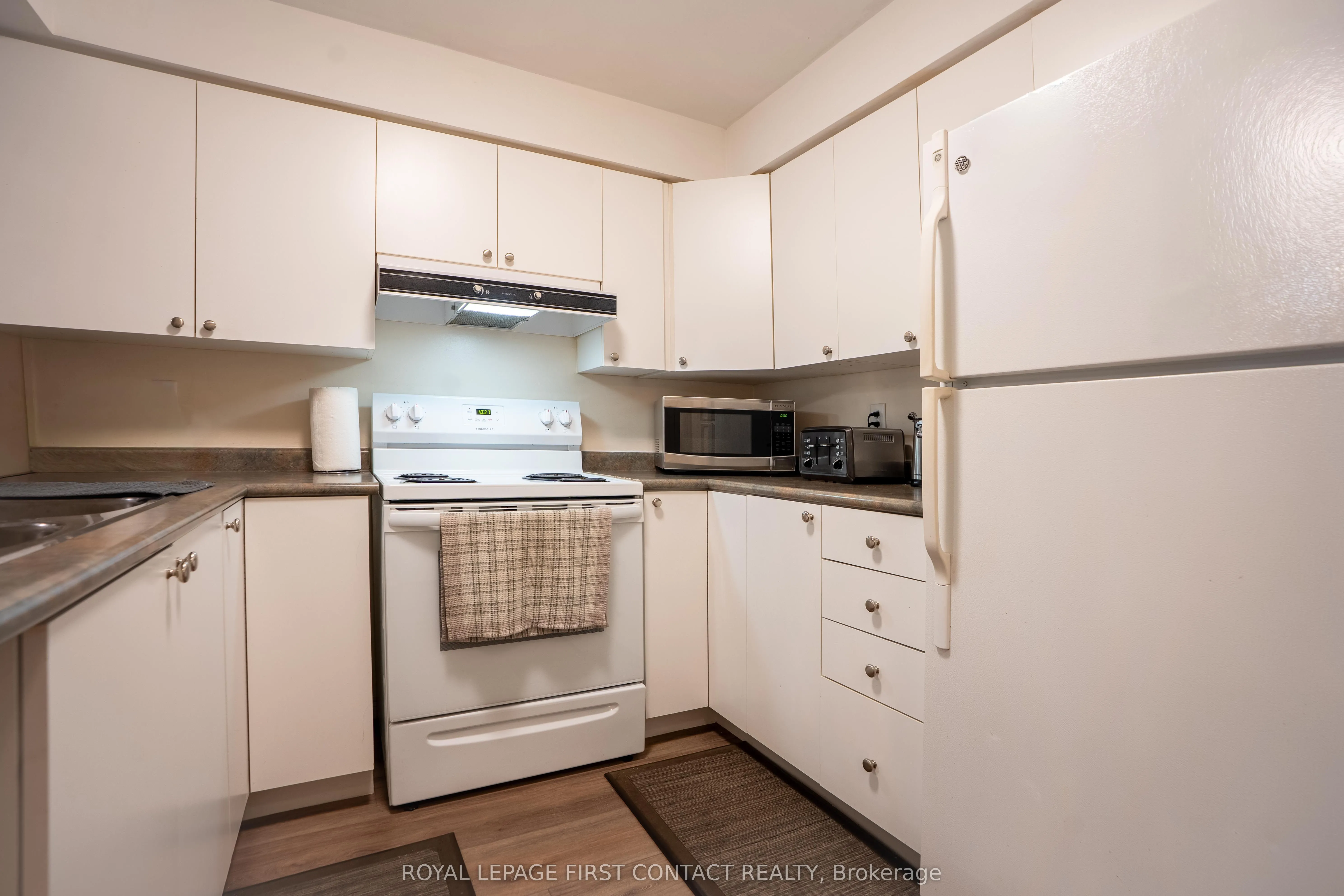 117 Edgehill Drive, #104
