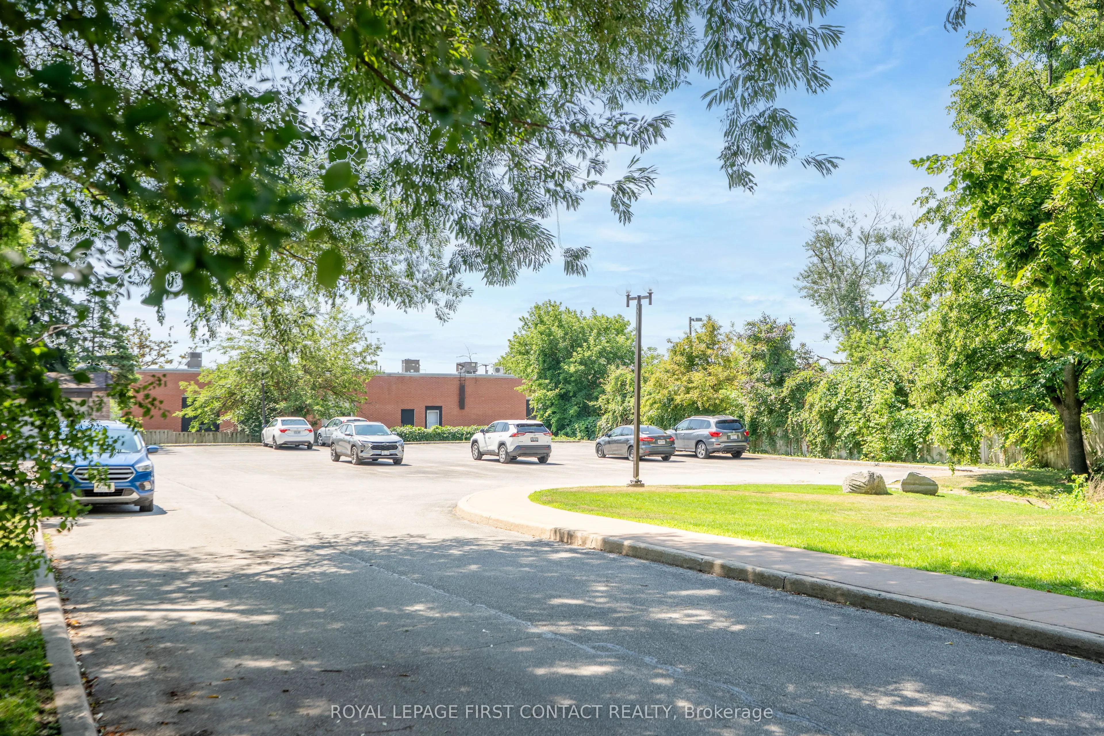 117 Edgehill Drive, #104