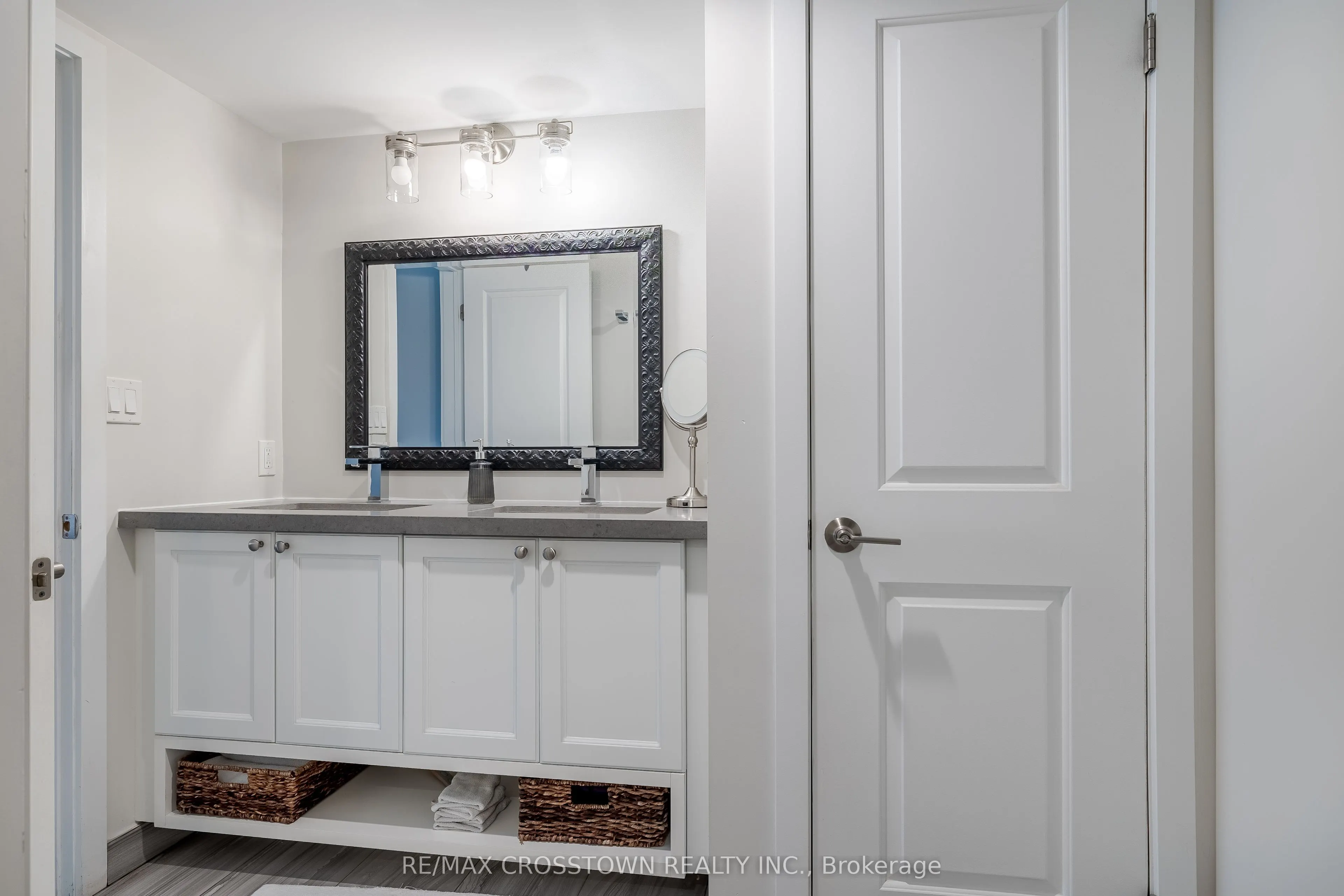 80 HORSESHOE Boulevard #302