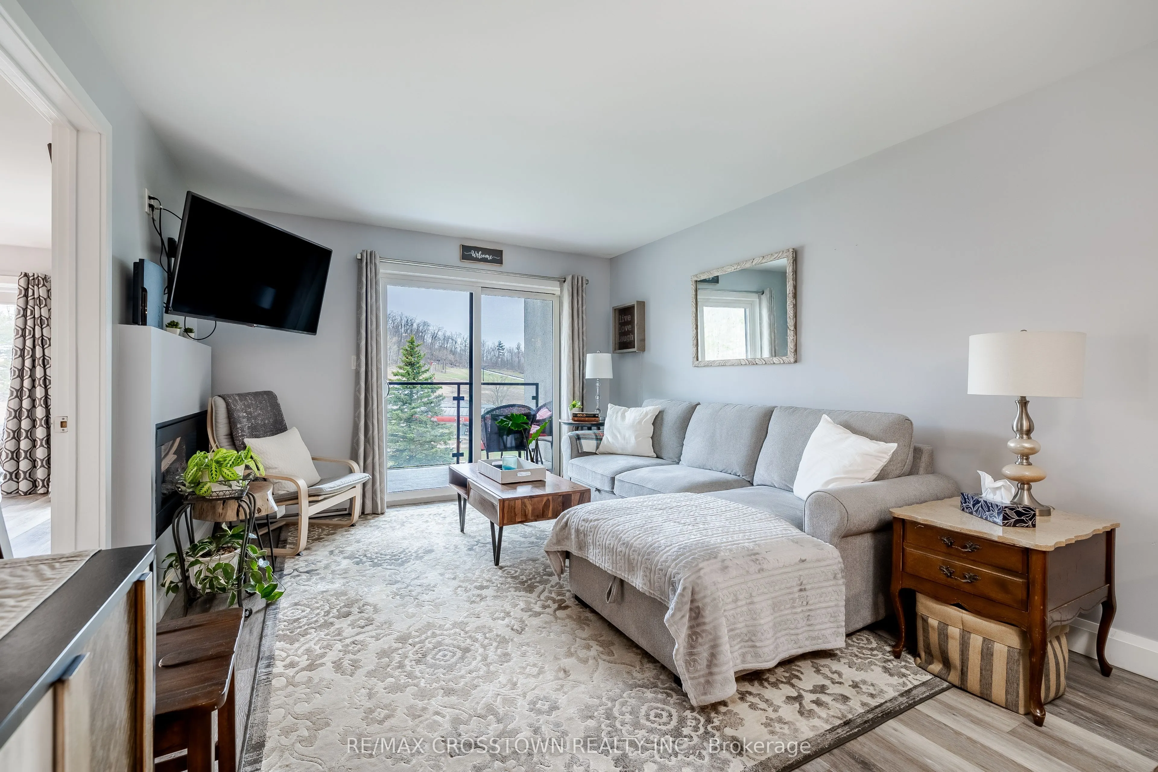80 HORSESHOE Boulevard #302