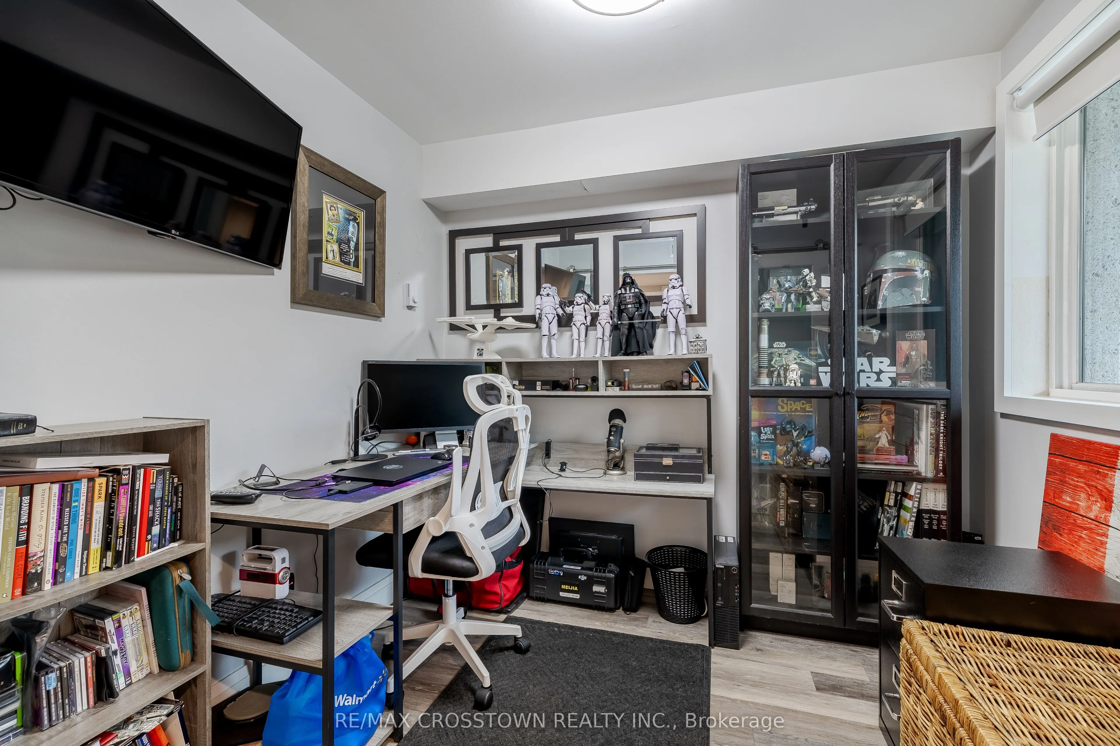 80 HORSESHOE Boulevard #302