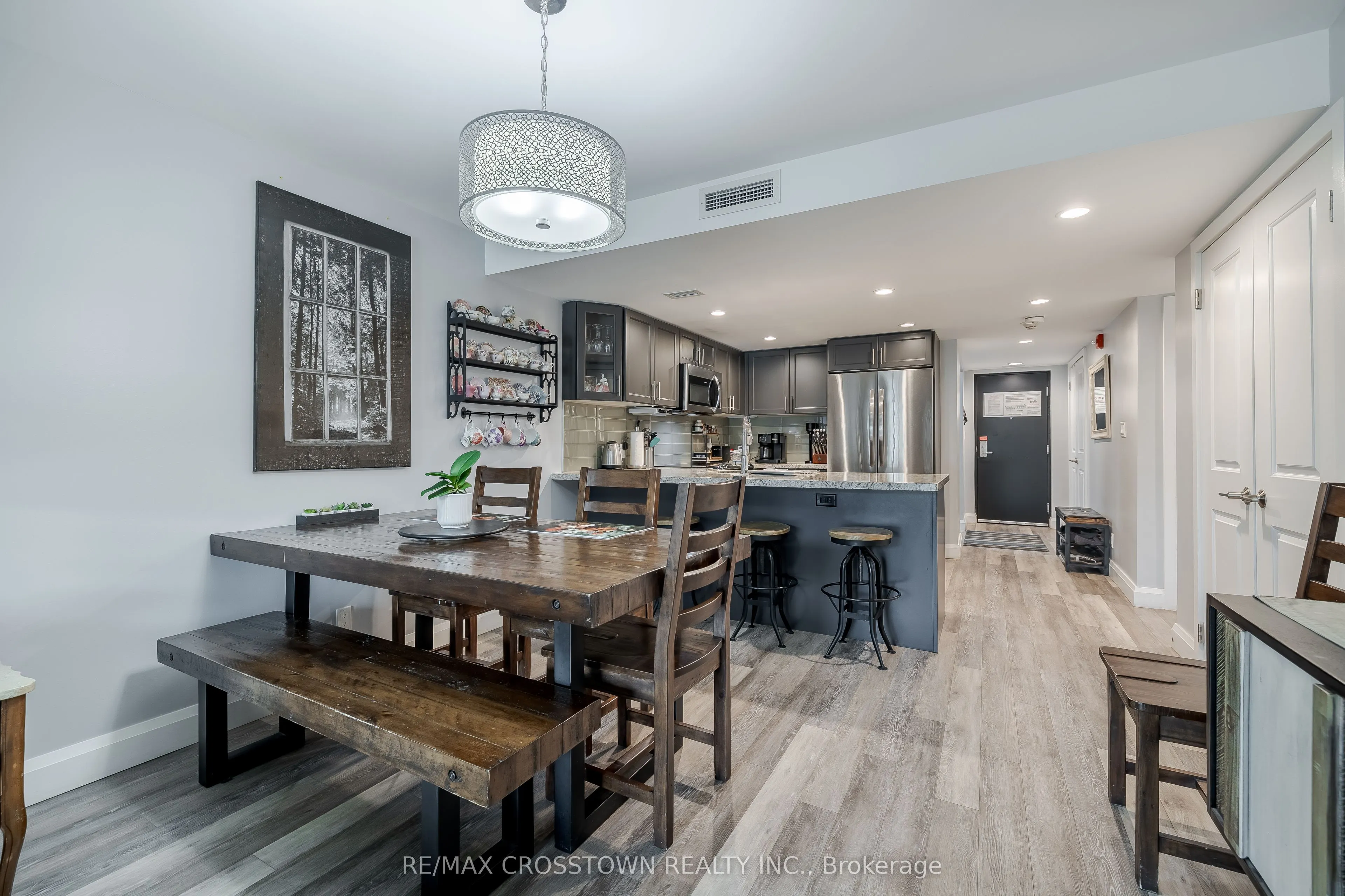 80 HORSESHOE Boulevard #302