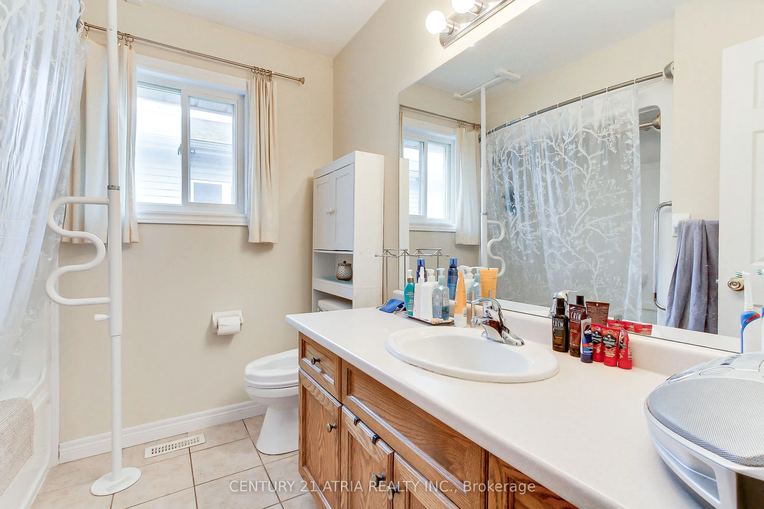 194 Livingstone Street E, #Upper