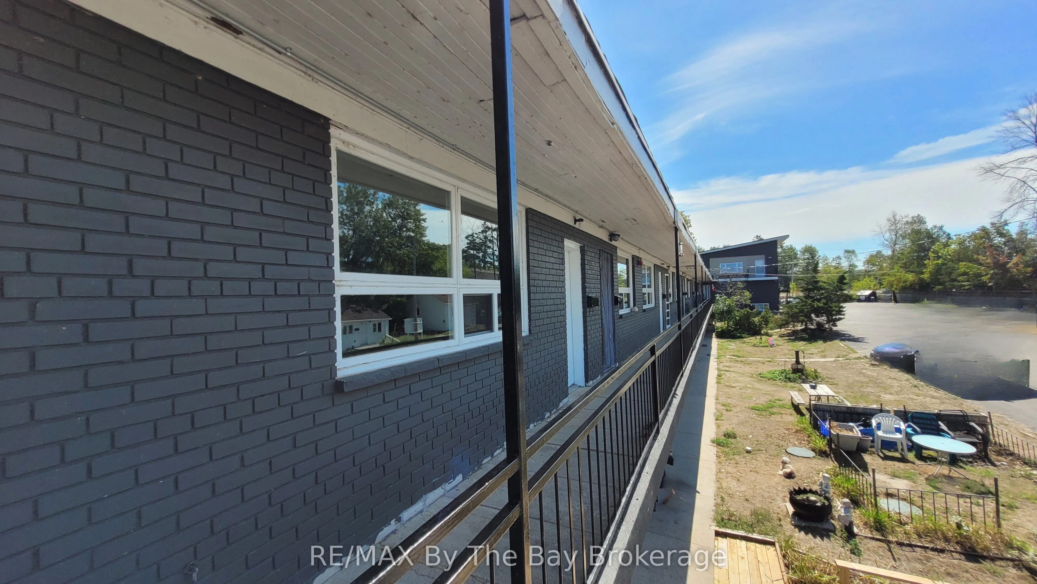 280 RIVER Road E, #B04