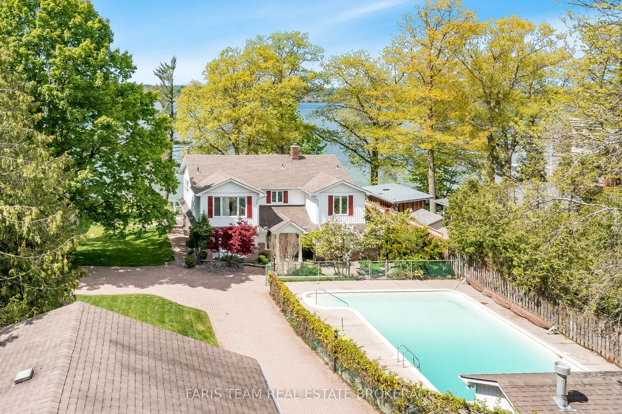 10 White Oaks Road