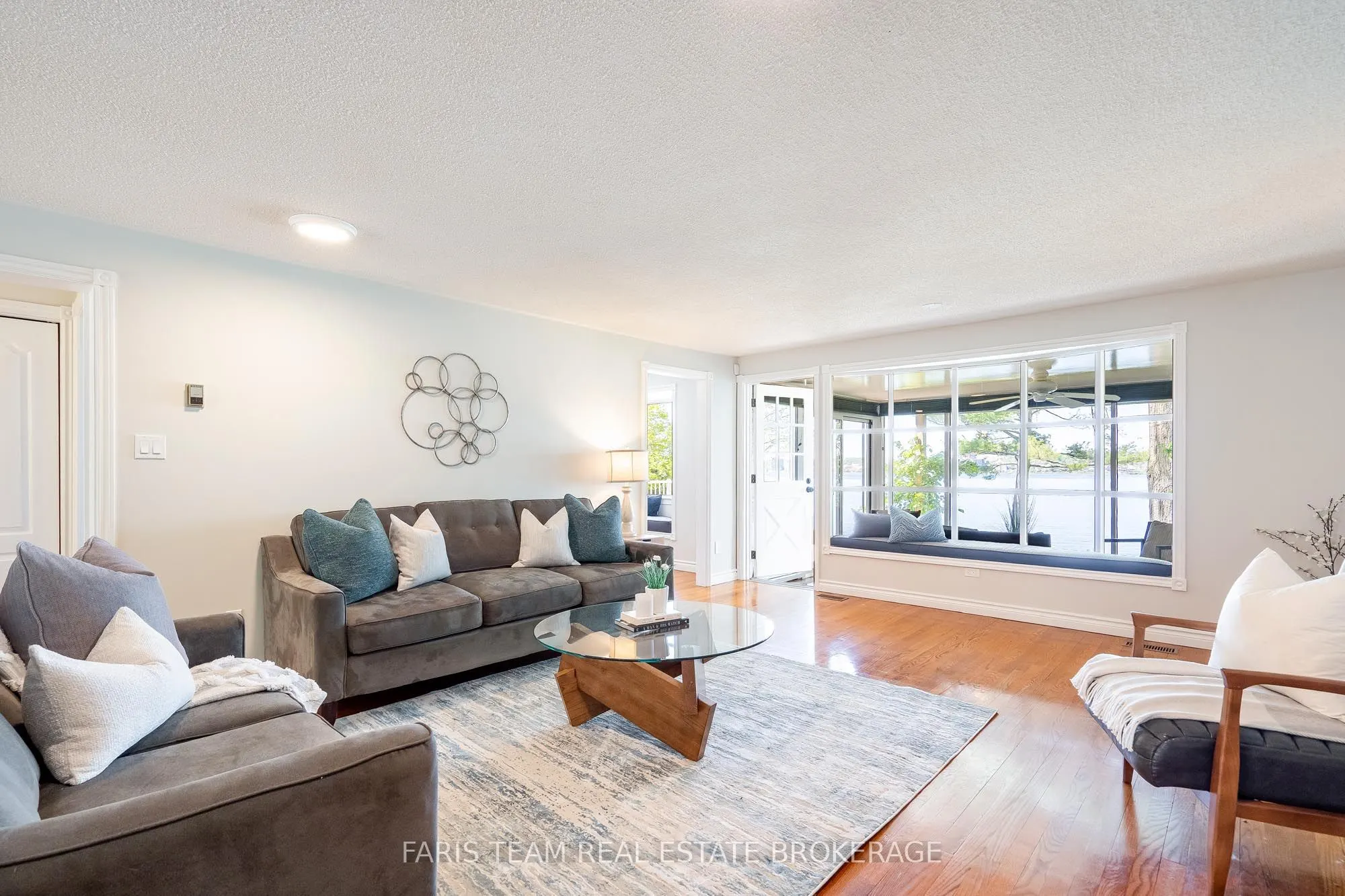 10 White Oaks Road