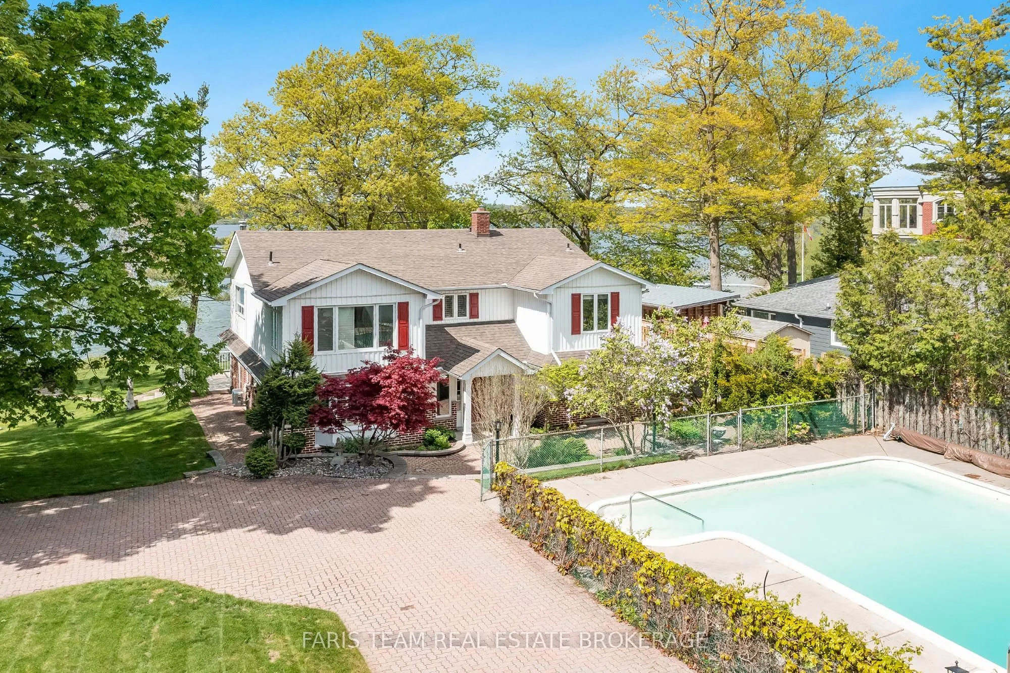 10 White Oaks Road