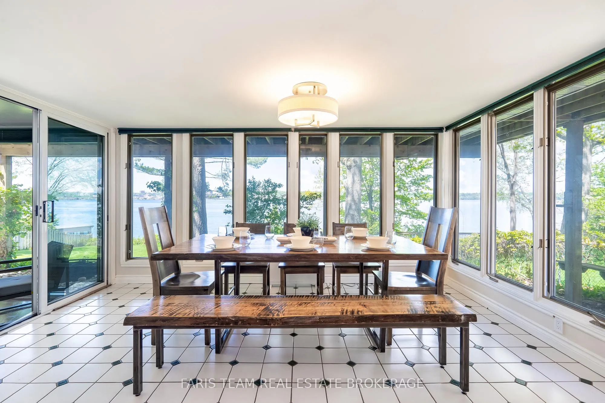 10 White Oaks Road