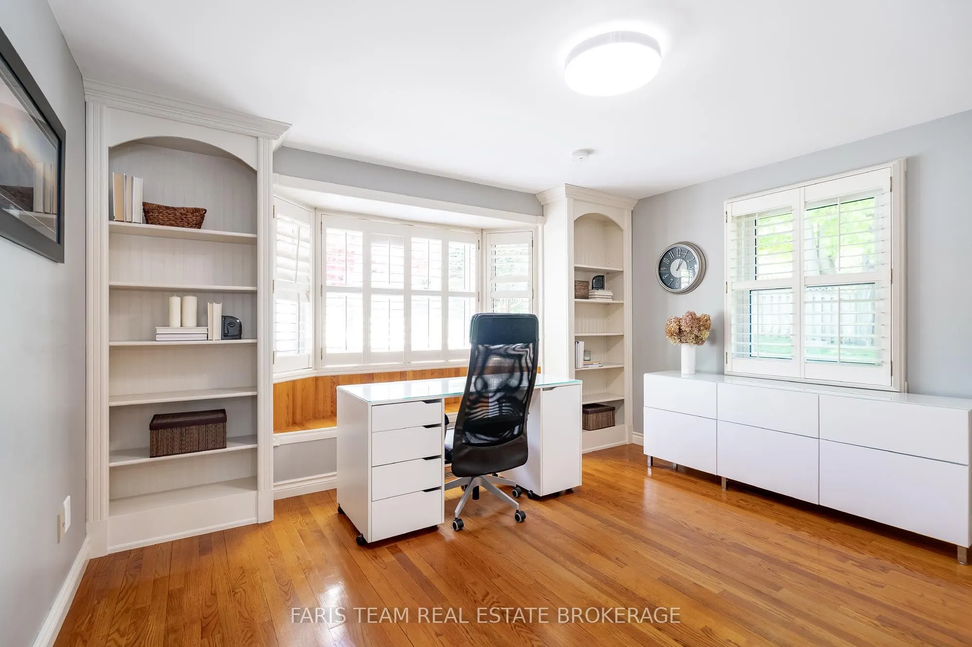 10 White Oaks Road