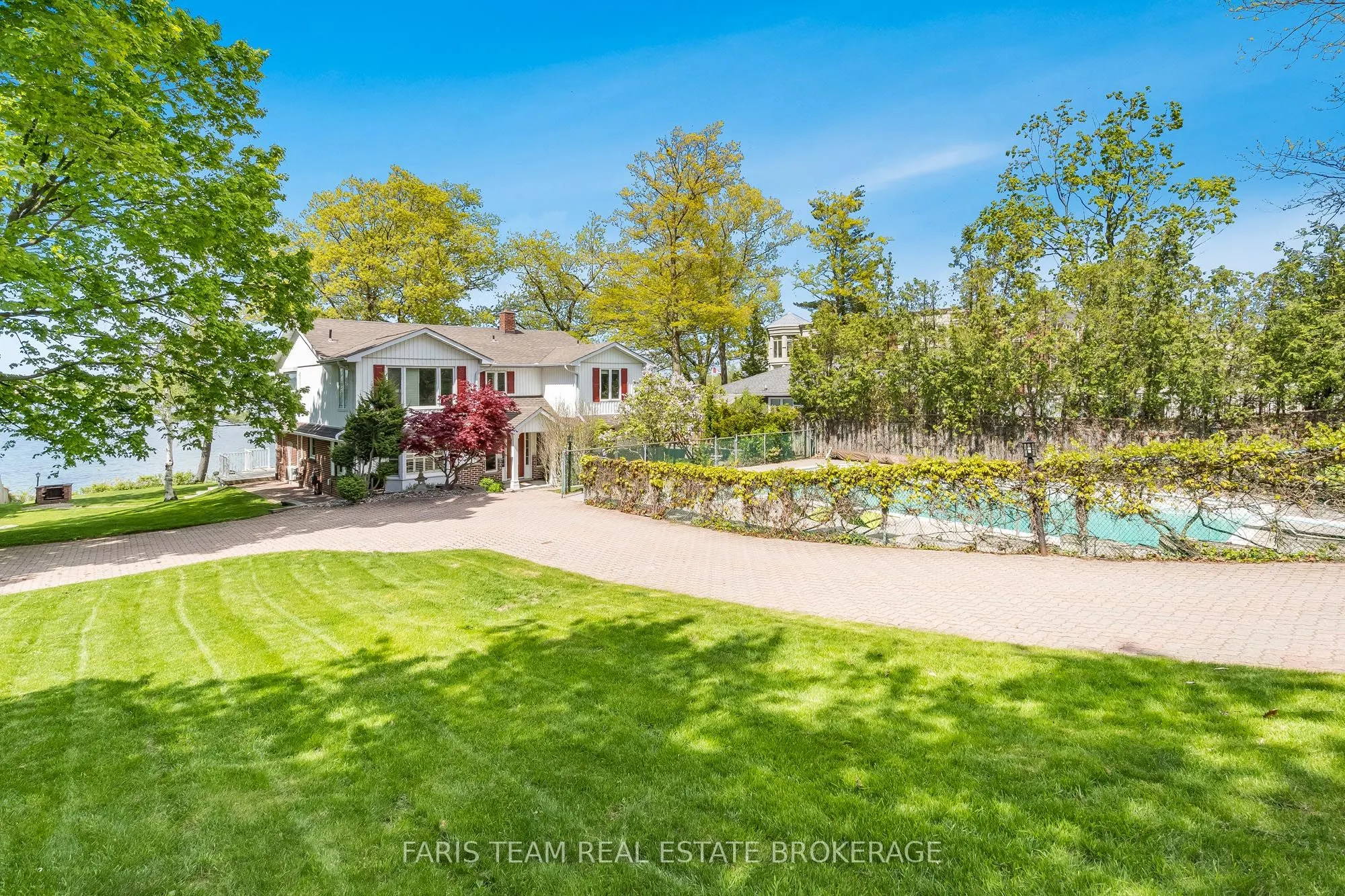 10 White Oaks Road