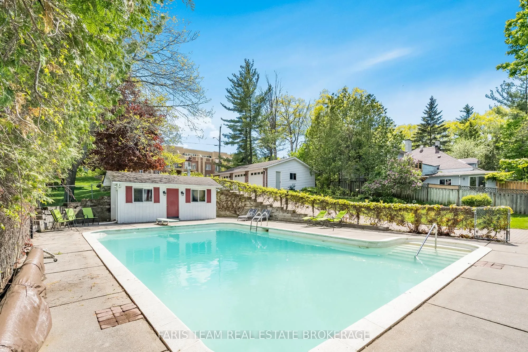 10 White Oaks Road