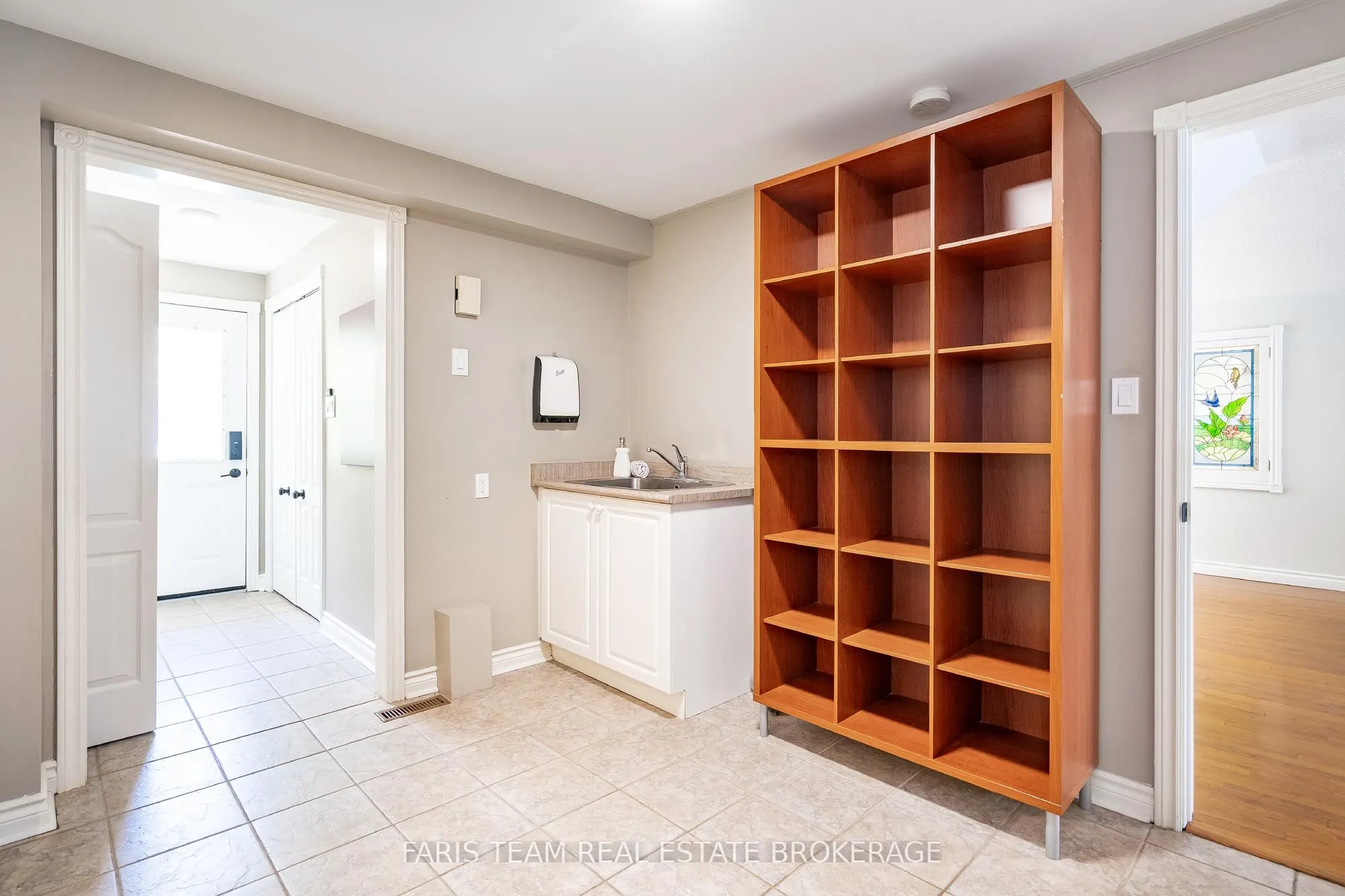 10 White Oaks Road