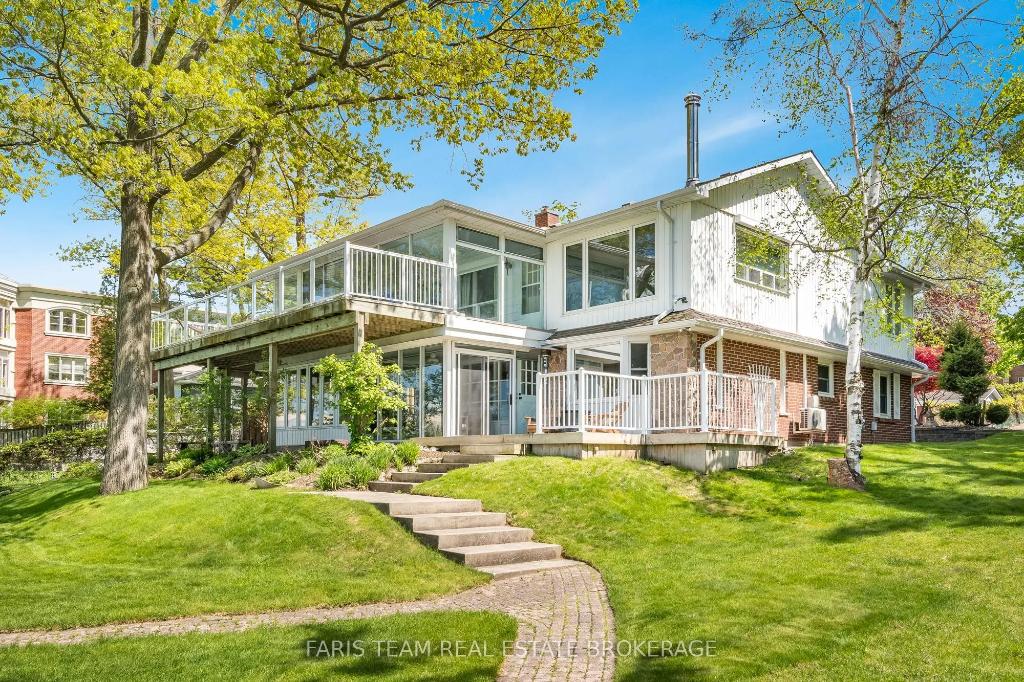 10 White Oaks Road