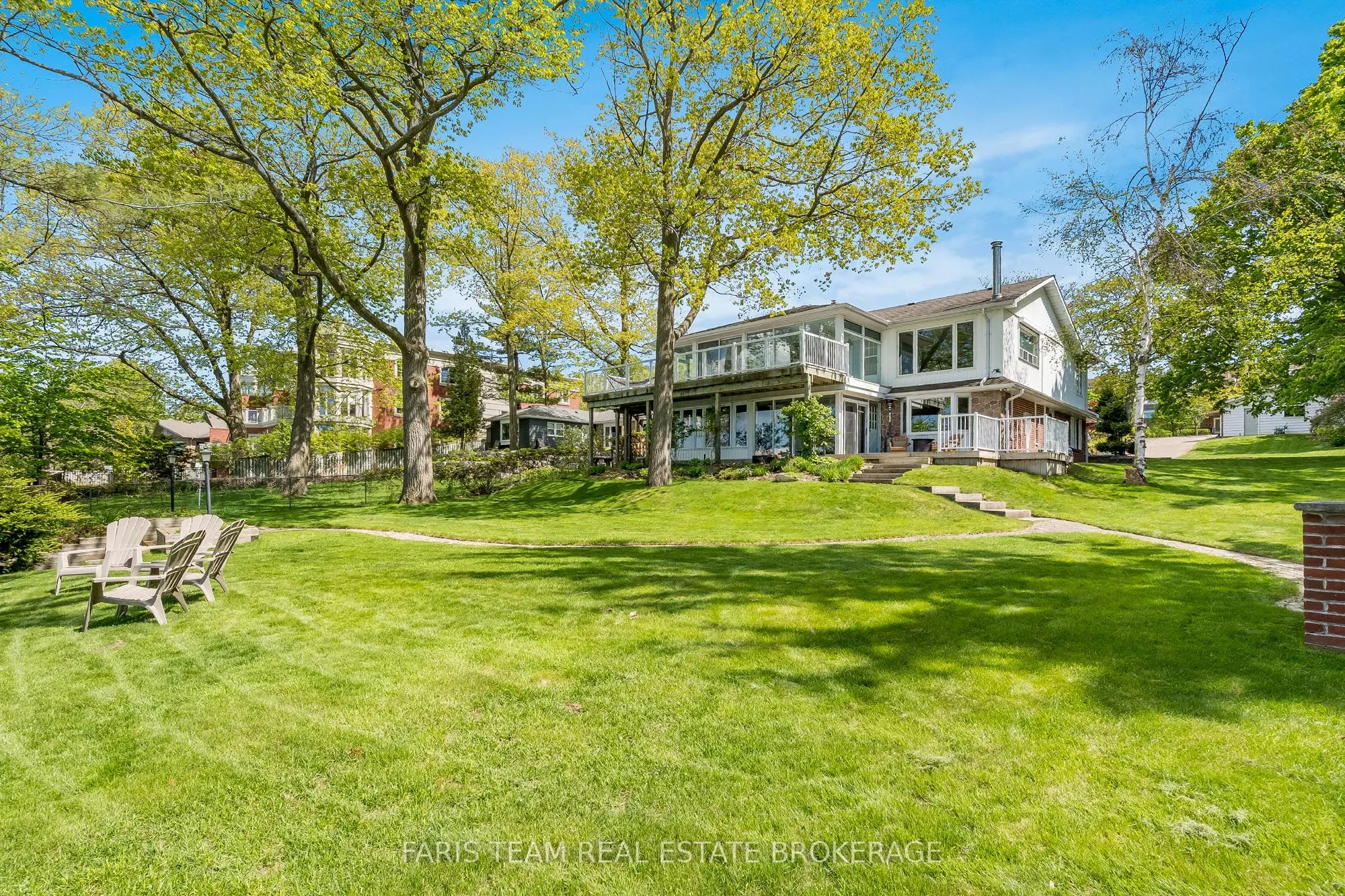 10 White Oaks Road