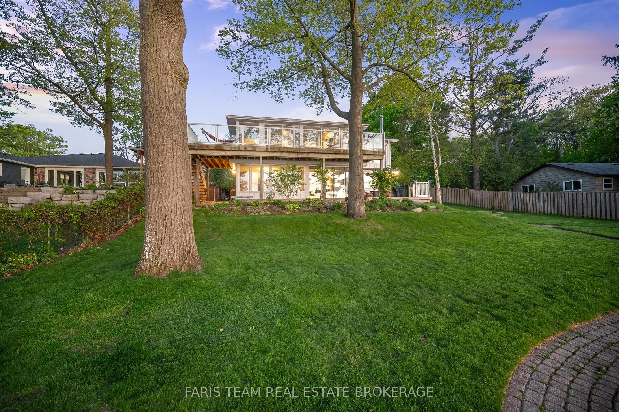 10 White Oaks Road