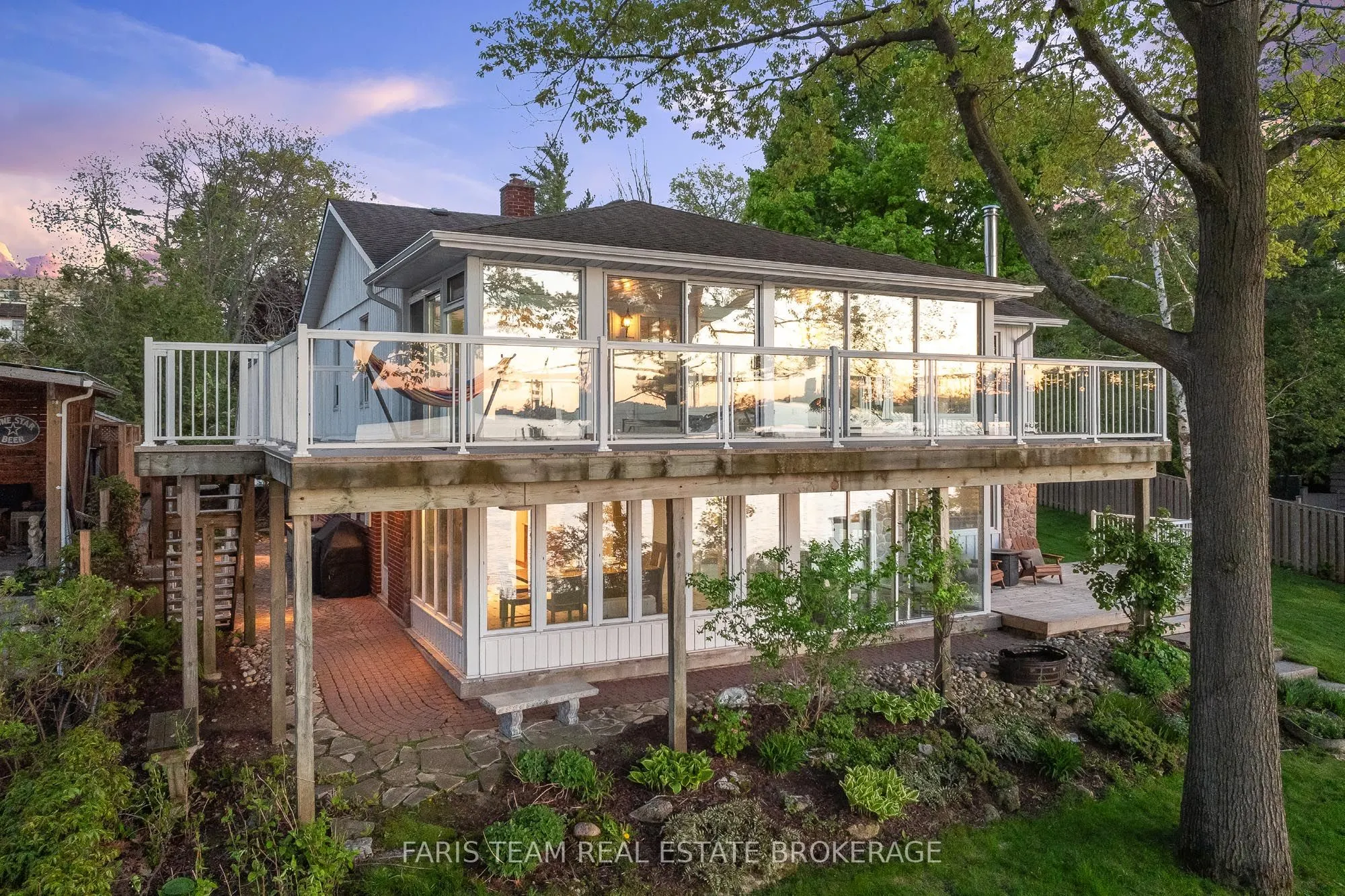 10 White Oaks Road