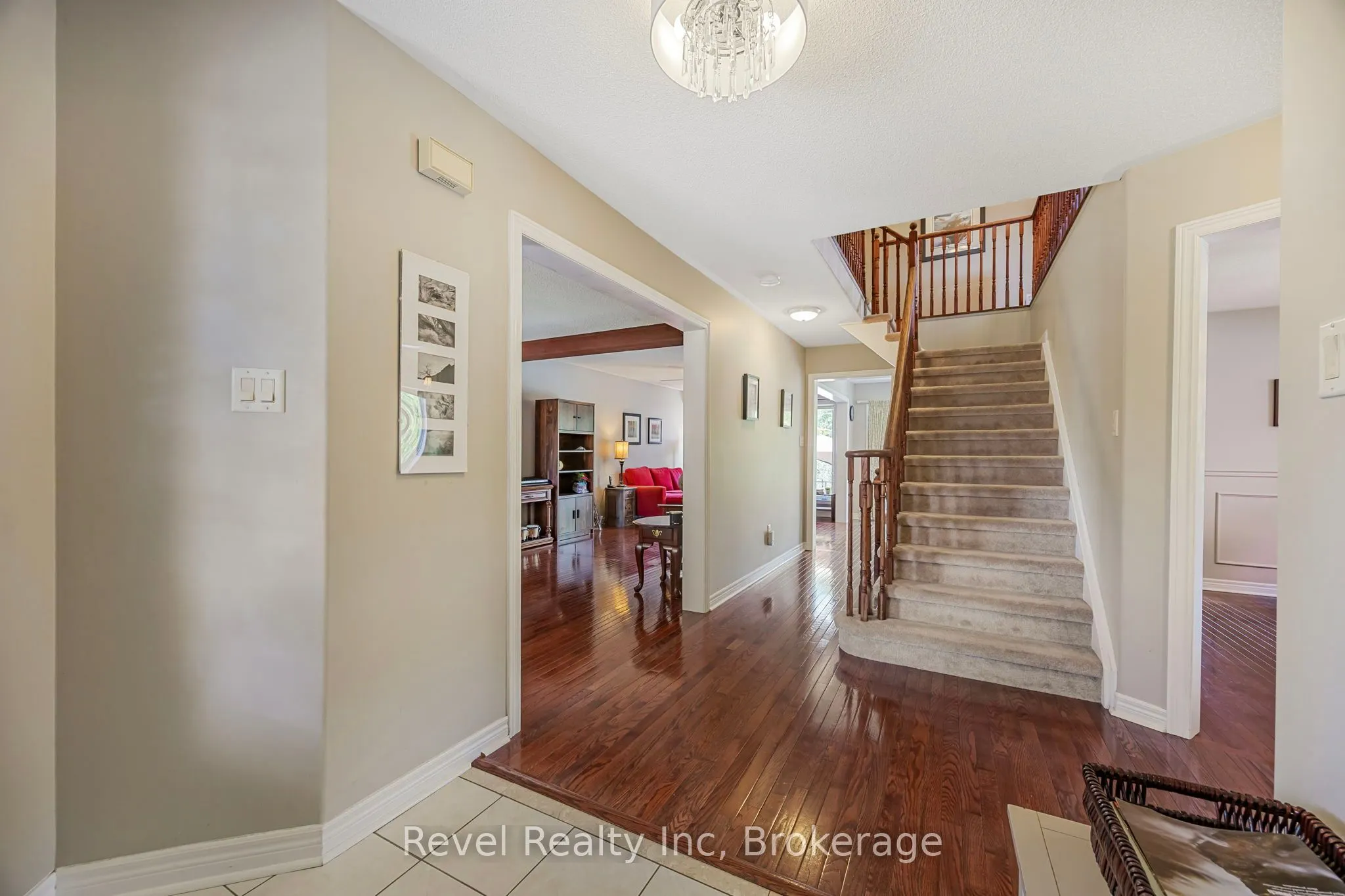 25 Lakewoods Court
