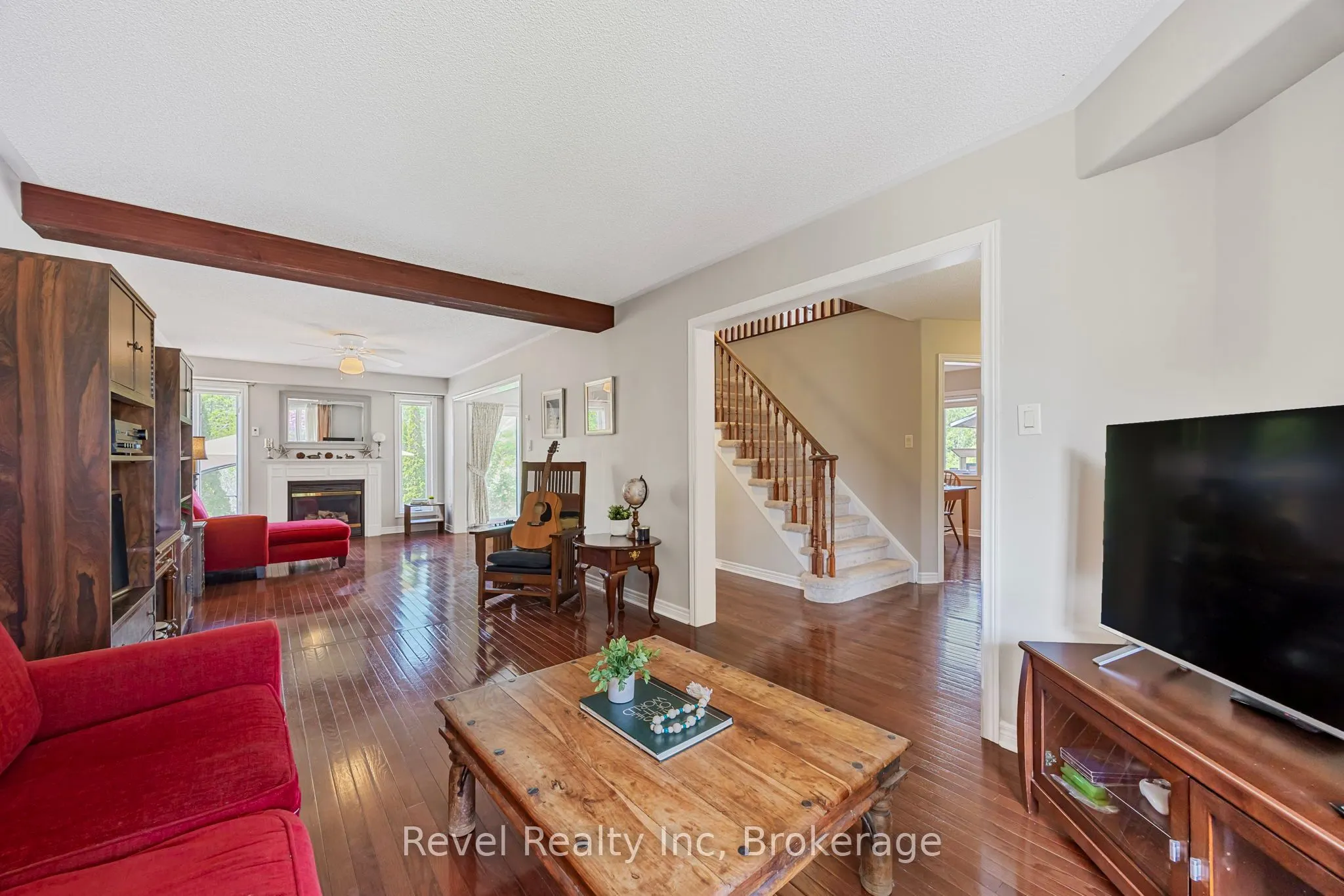 25 Lakewoods Court