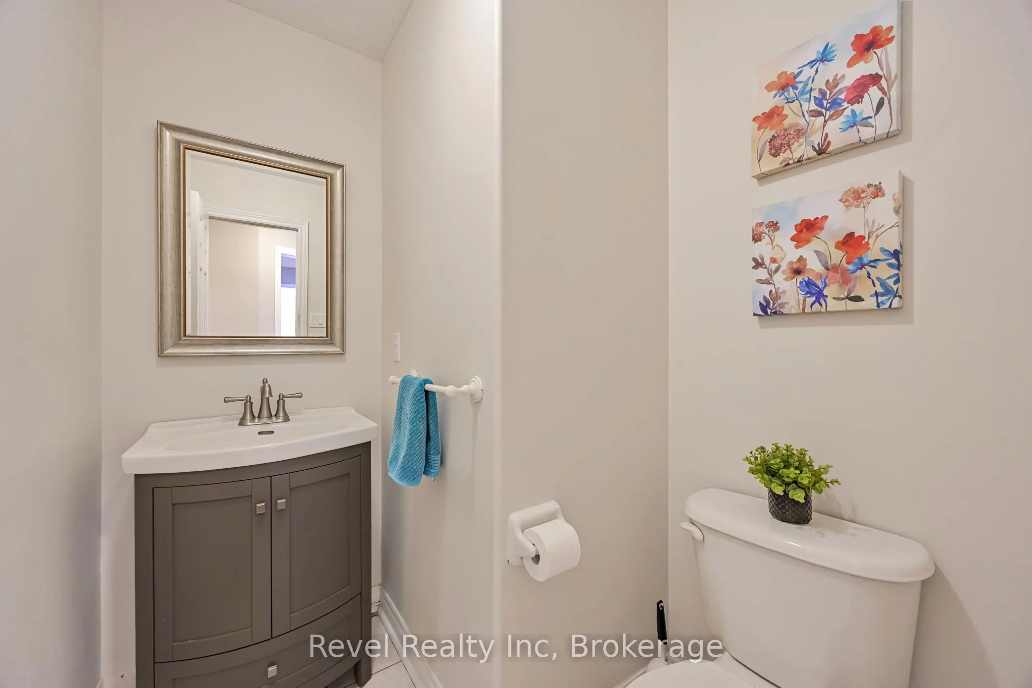 25 Lakewoods Court