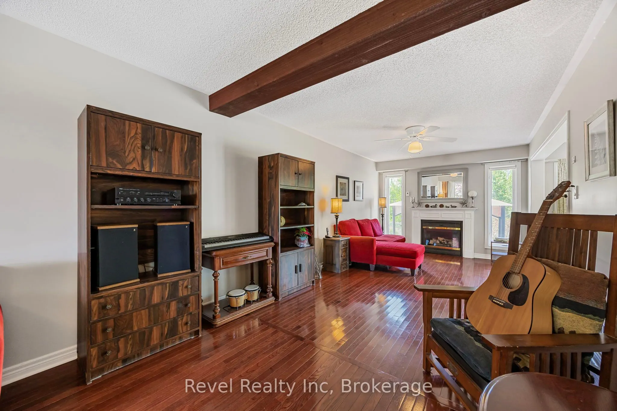 25 Lakewoods Court