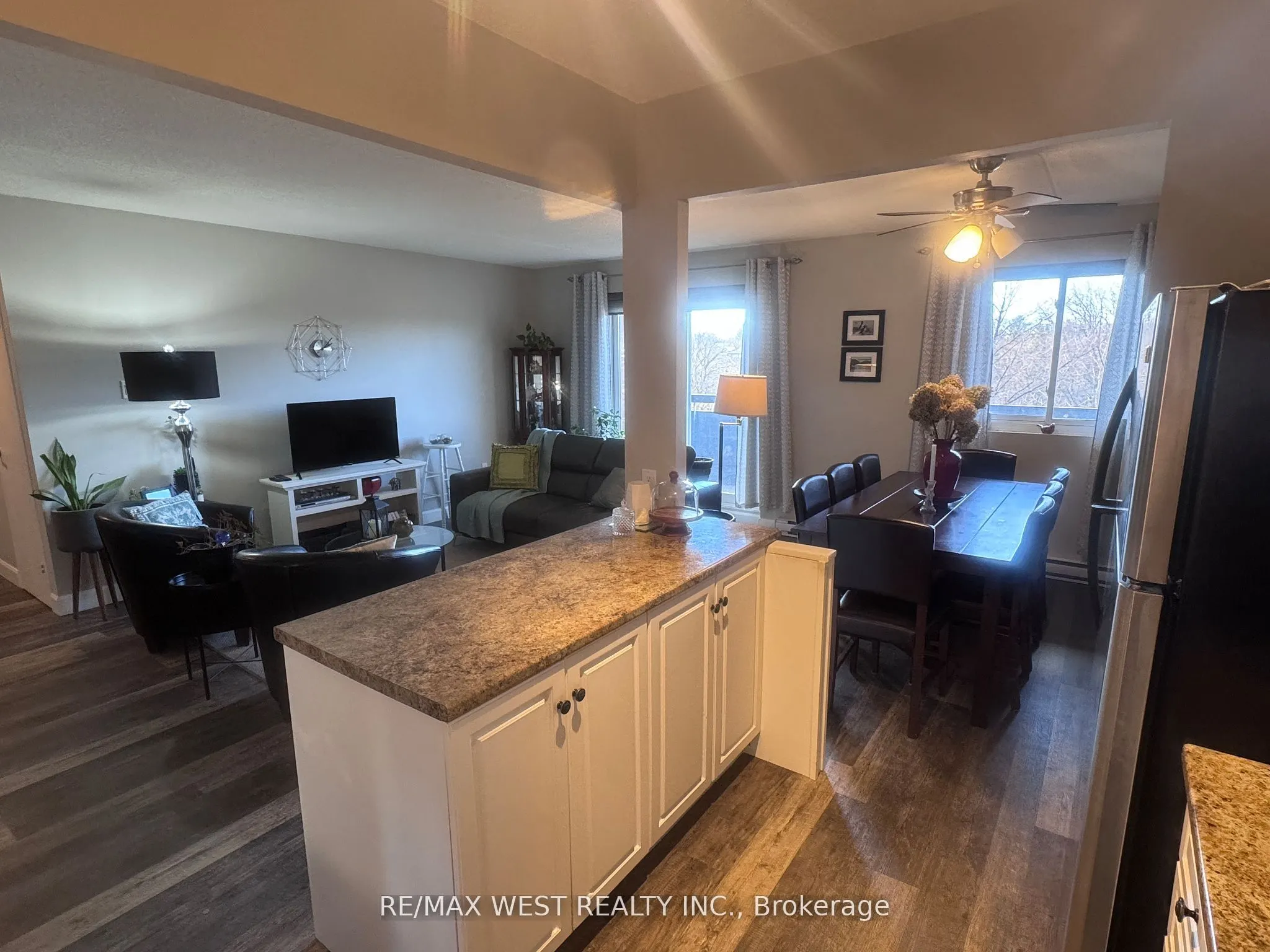 460 Ontario Street, #406